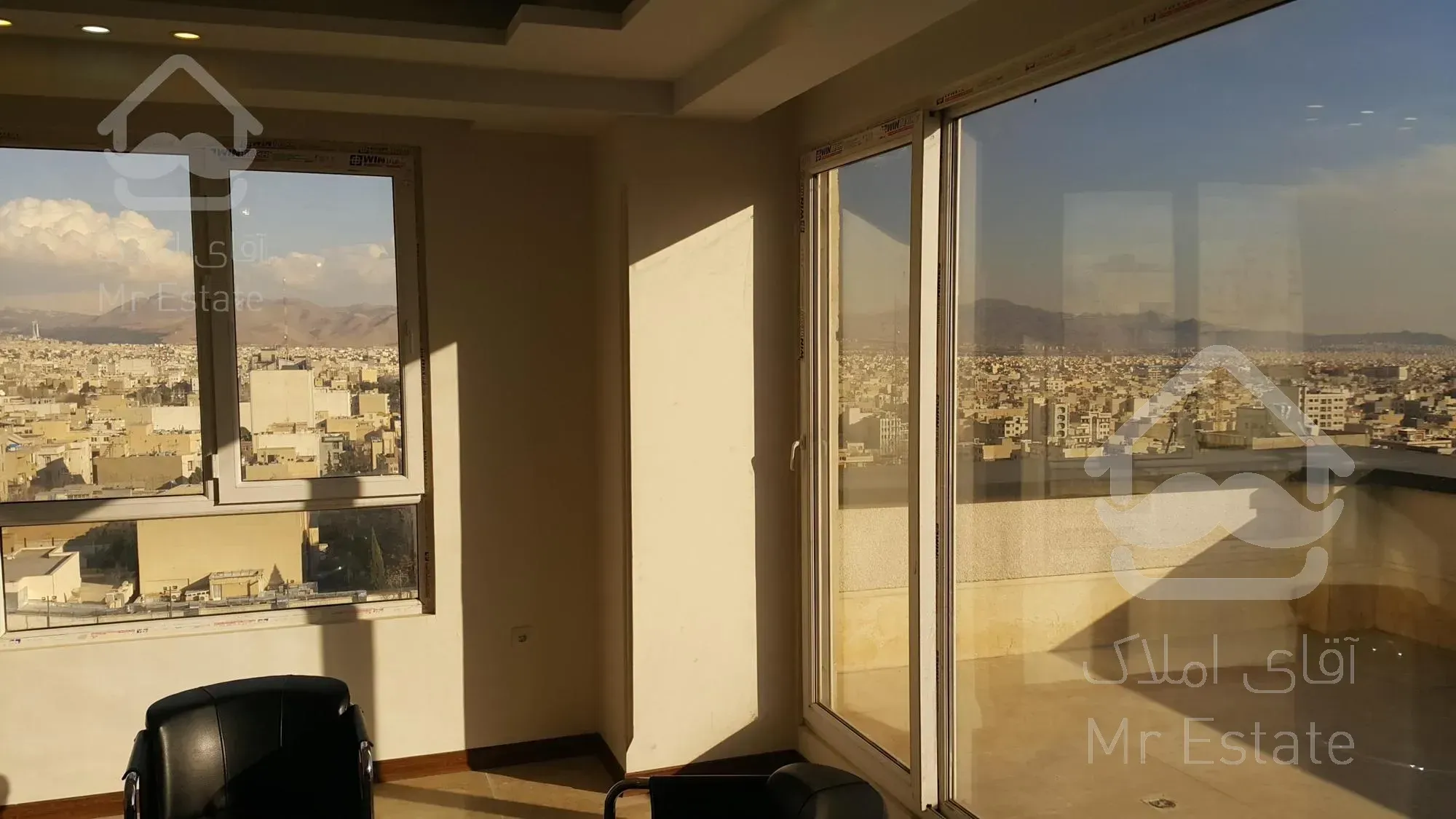 فروش ۱۳۰متر آپارتمان سه خوابه نوساز خیابان مطهری