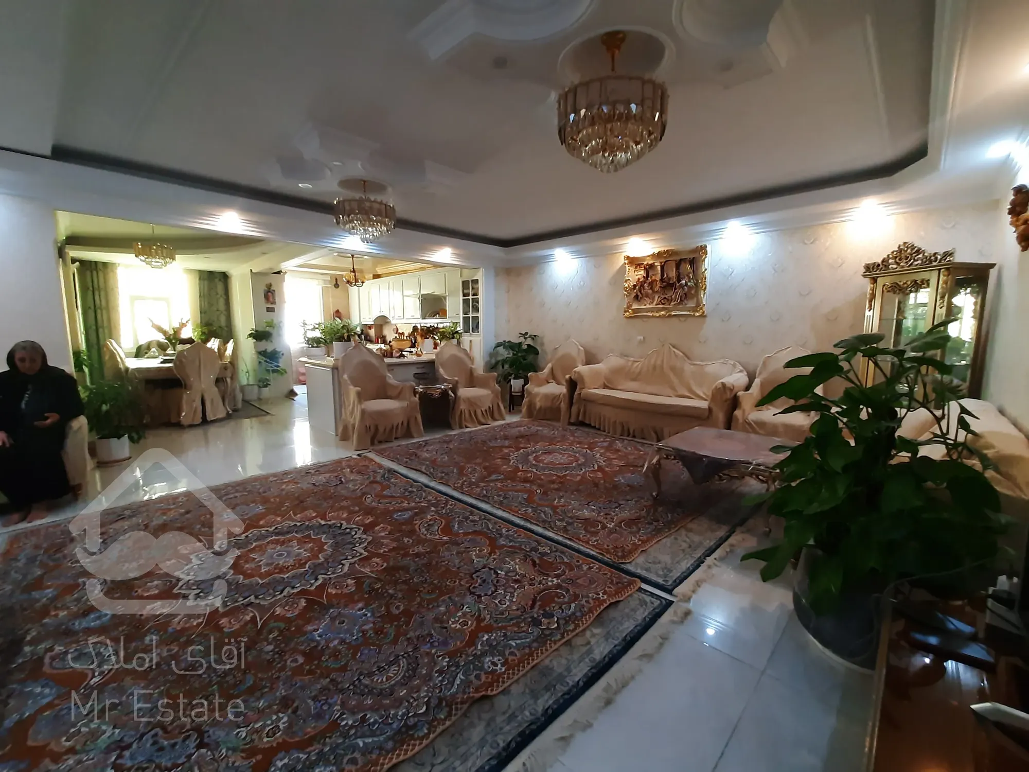 فروش آپارتمان ۱۲۰متری همیلا حیاط در اختیار