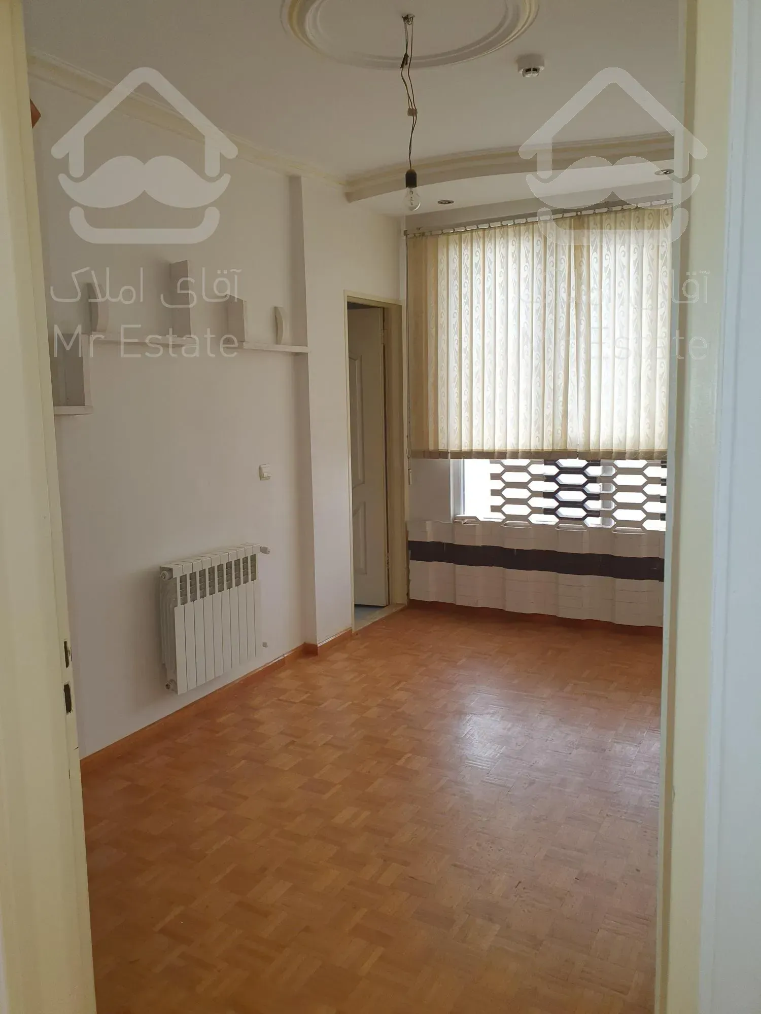 موقعیت اداری رو به خیابان ، تابلو دارد