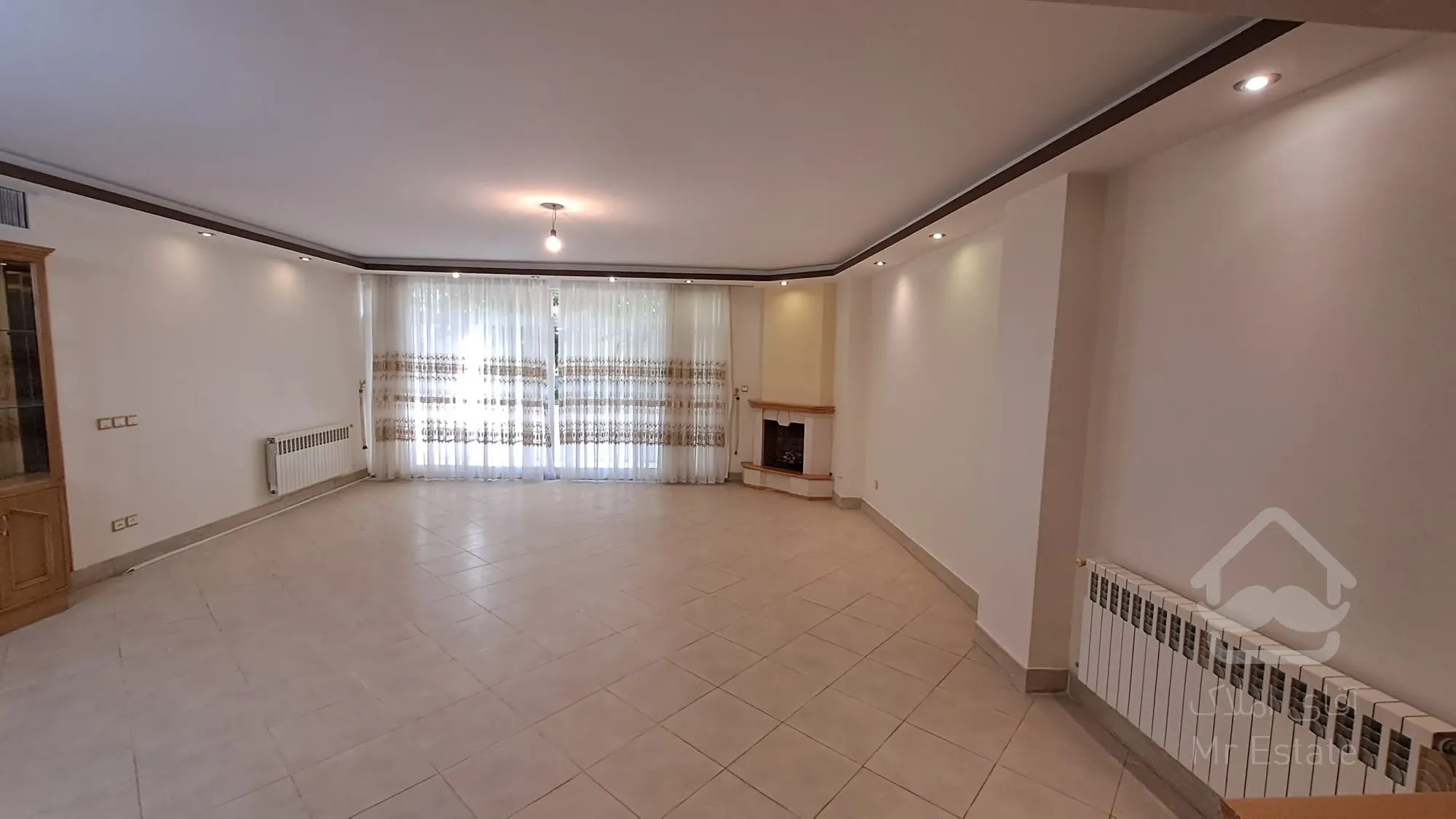 آپارتمان/ آپادانا دوم/2 خوابه/120 متر با حیاط اختصاصی