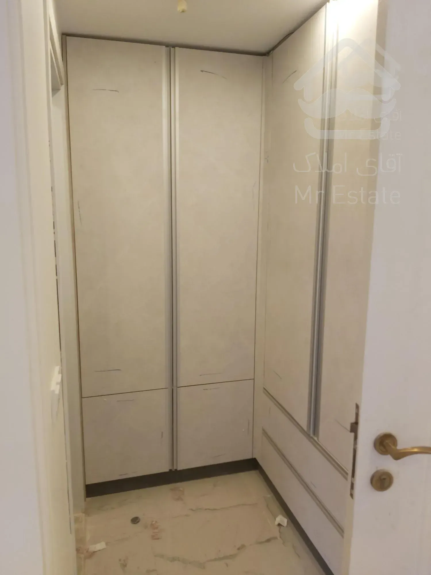 ۱۲۵ متر/جنوب میرداماد/۲ پارکینگ سندی