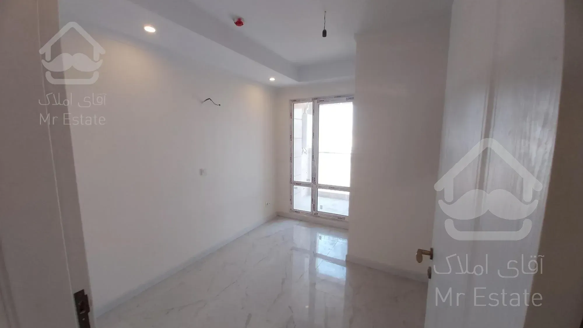 ۱۲۵ متر/جنوب میرداماد/۲ پارکینگ سندی