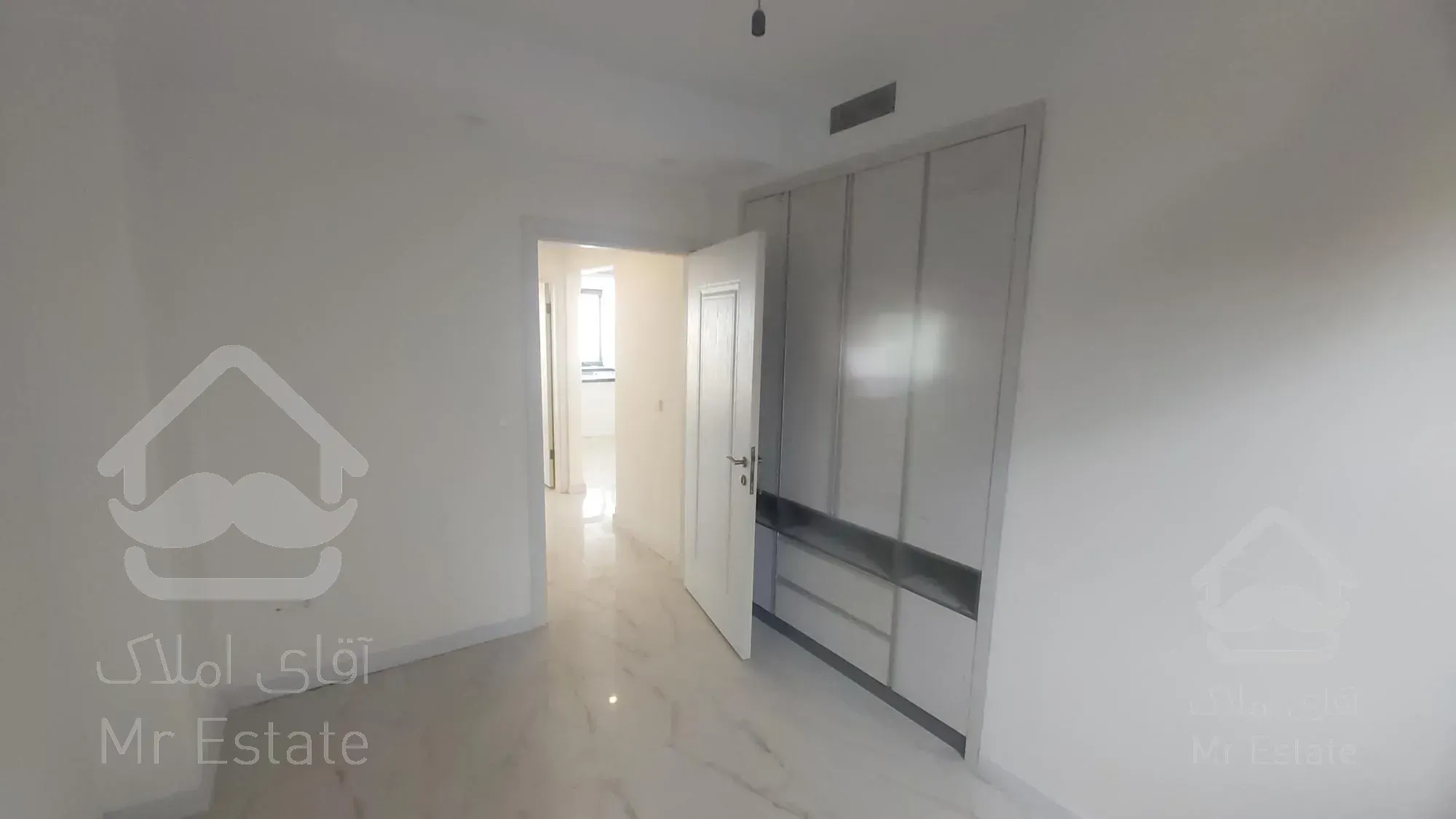 ۱۲۵ متر/جنوب میرداماد/۲ پارکینگ سندی