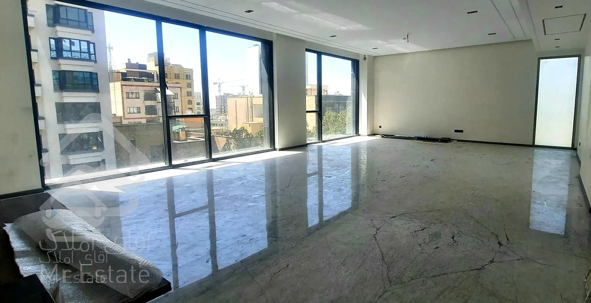 فروش آپارتمان ۳۰۱ متری مدرن در کامرانیه شمالی