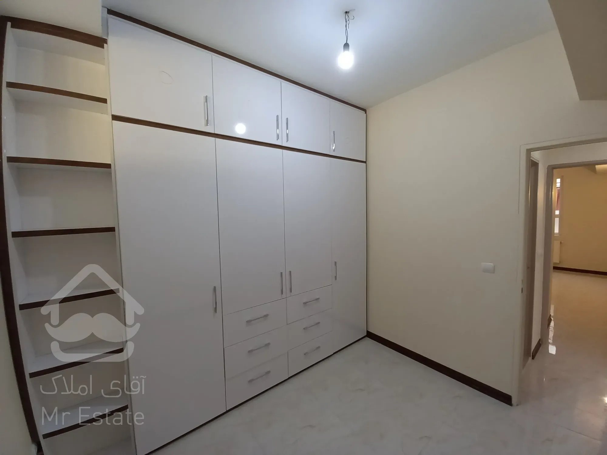 رهن کامل آپارتمان ۱۶۰متری سه خوابه گلشهرخیابان برخورداری