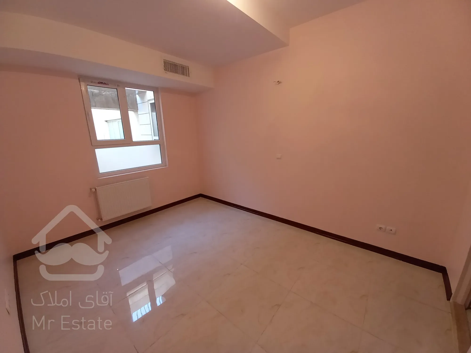 رهن کامل آپارتمان ۱۶۰متری سه خوابه گلشهرخیابان برخورداری