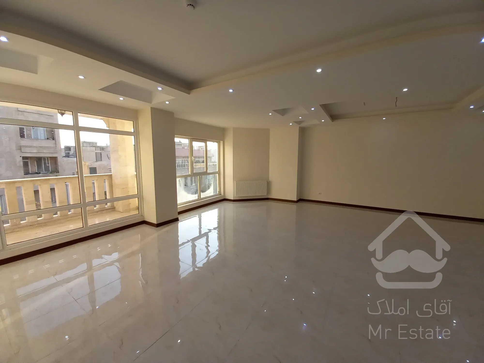 رهن کامل آپارتمان ۱۶۰متری سه خوابه گلشهرخیابان برخورداری