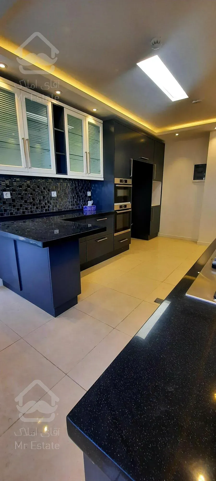 اجاره آپارتمان ۲۶۱ متری در نیاوران