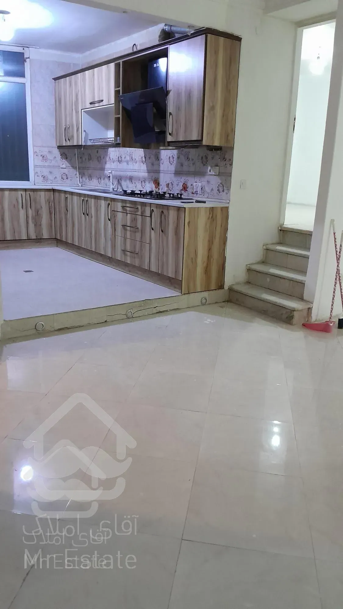 ۱۲۰ متر واحد + ۵۰ متر حیاط اختصاصی اسکندری