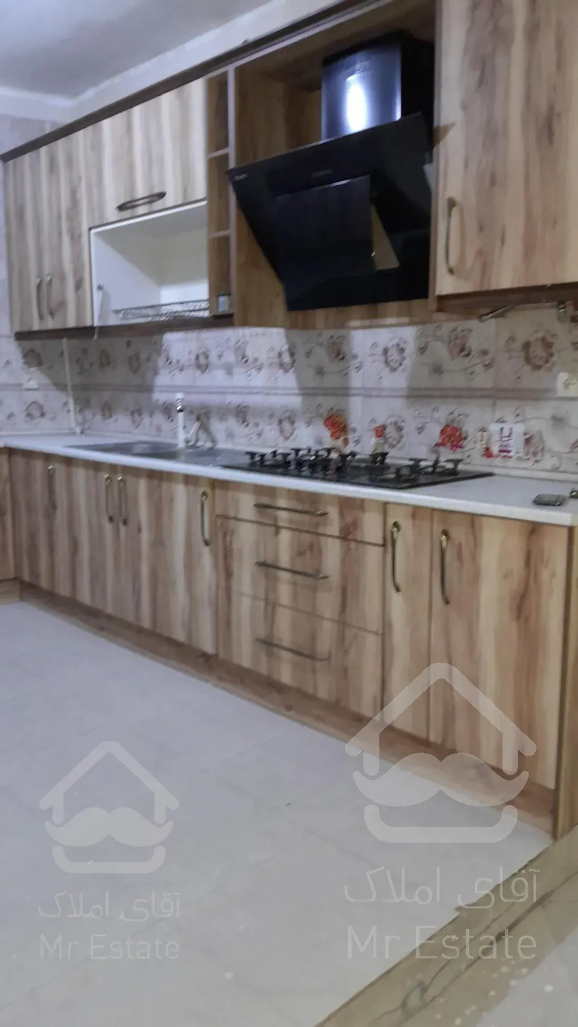 ۱۲۰ متر واحد + ۵۰ متر حیاط اختصاصی اسکندری