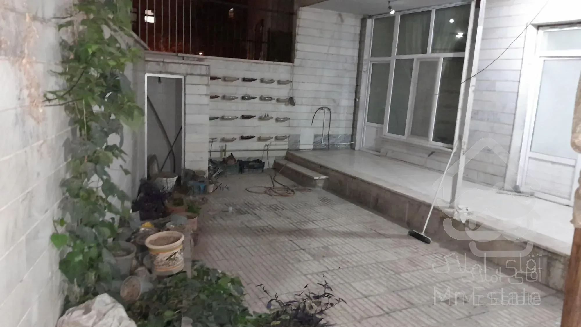 ۱۲۰ متر واحد + ۵۰ متر حیاط اختصاصی اسکندری