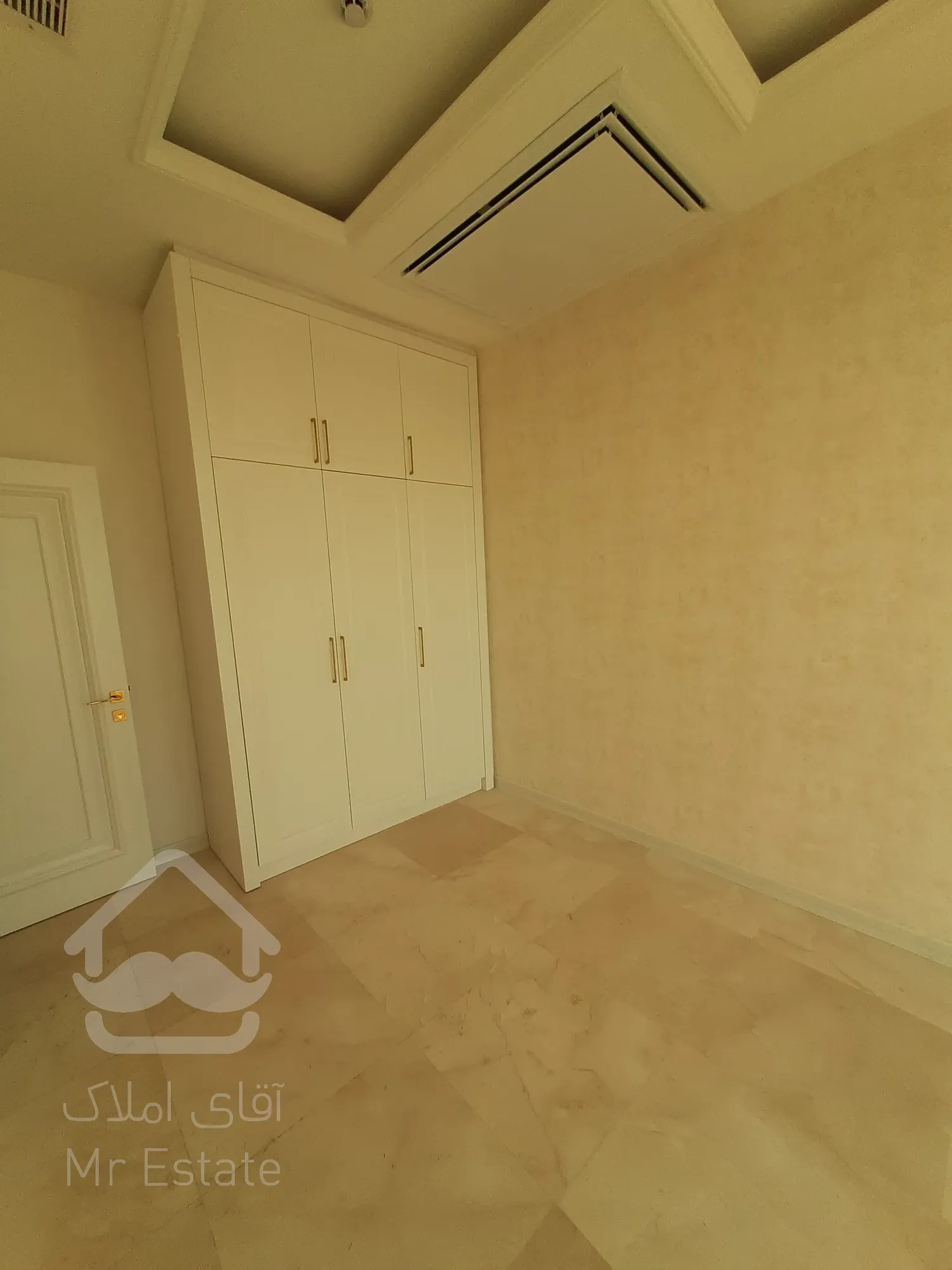 فروش آپارتمان ۱۳۰متر ۳خواب سوپر لاکچری بلوار کمالی