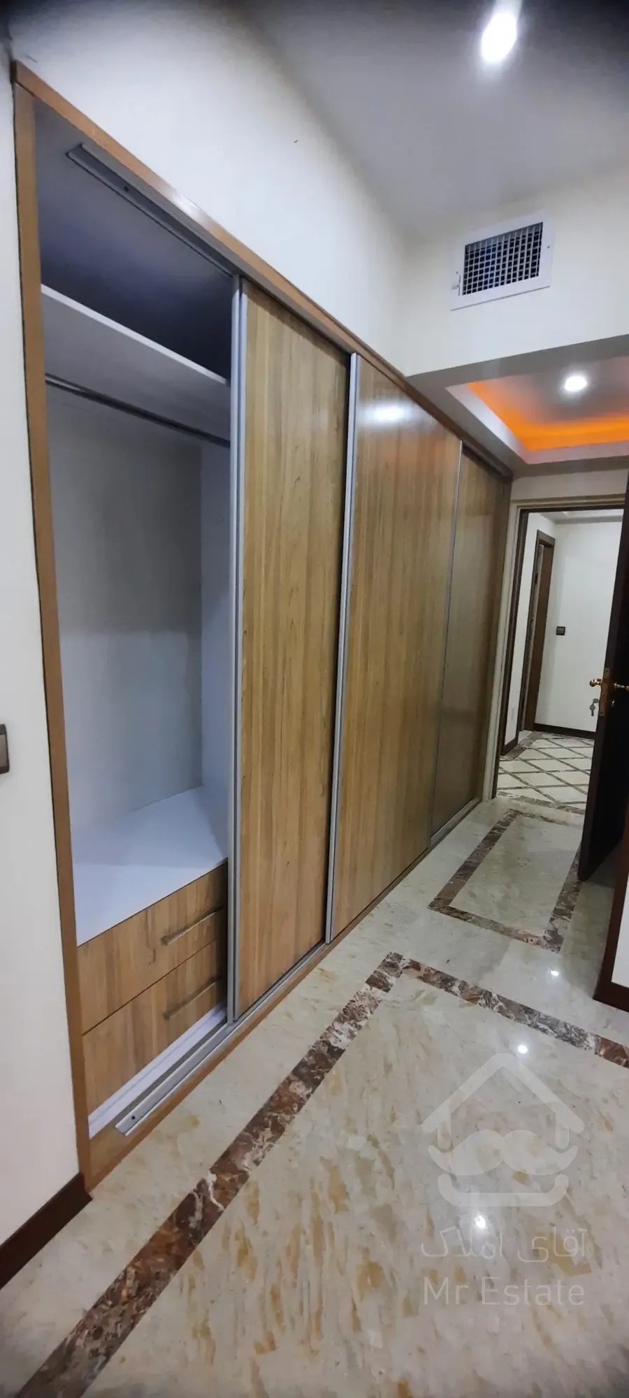 فروش آپارتمان 144 متر ۳ خواب ۲ پارکینگ روف گاردن در  سنایی