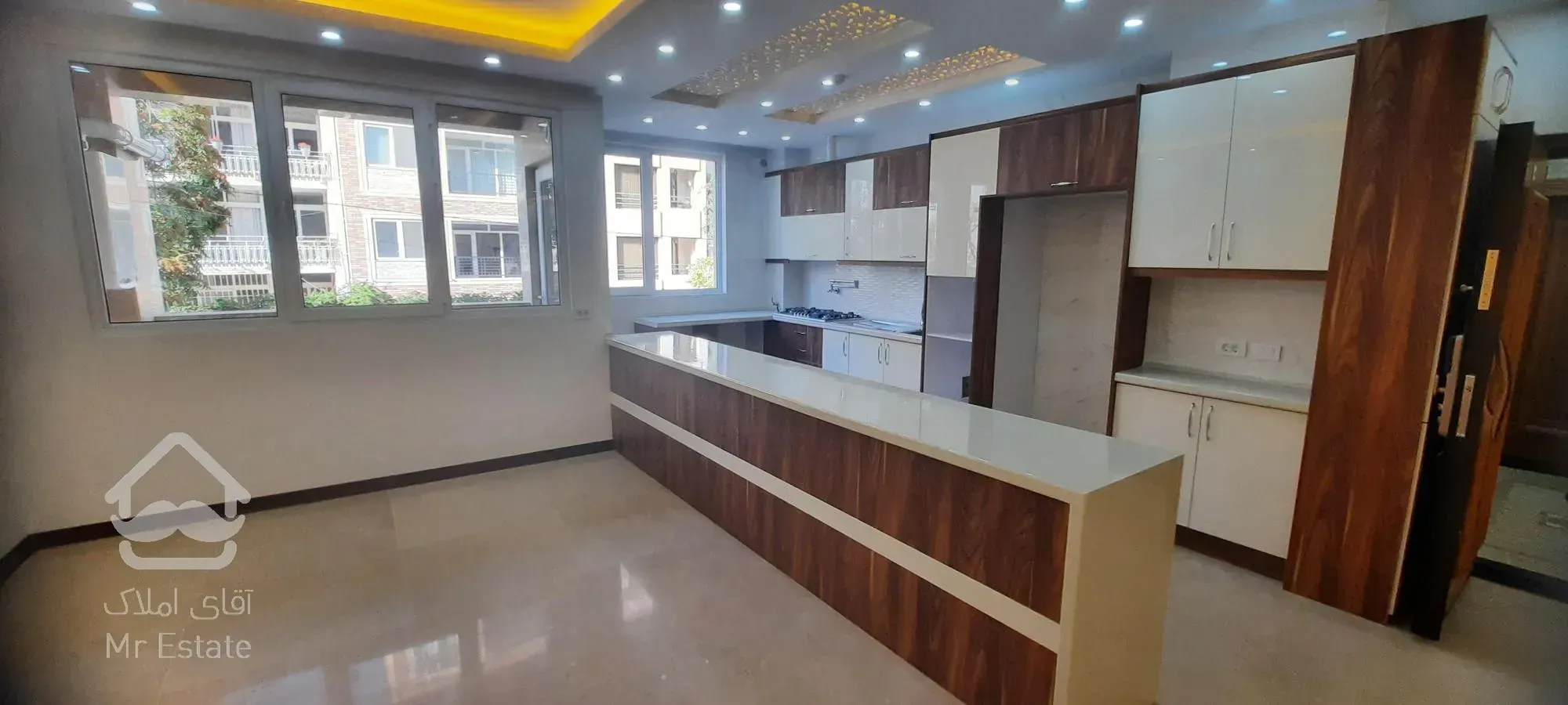 آپارتمان ۱۸۰متر ۳خواب نوساز ، لوکس در  سنایی