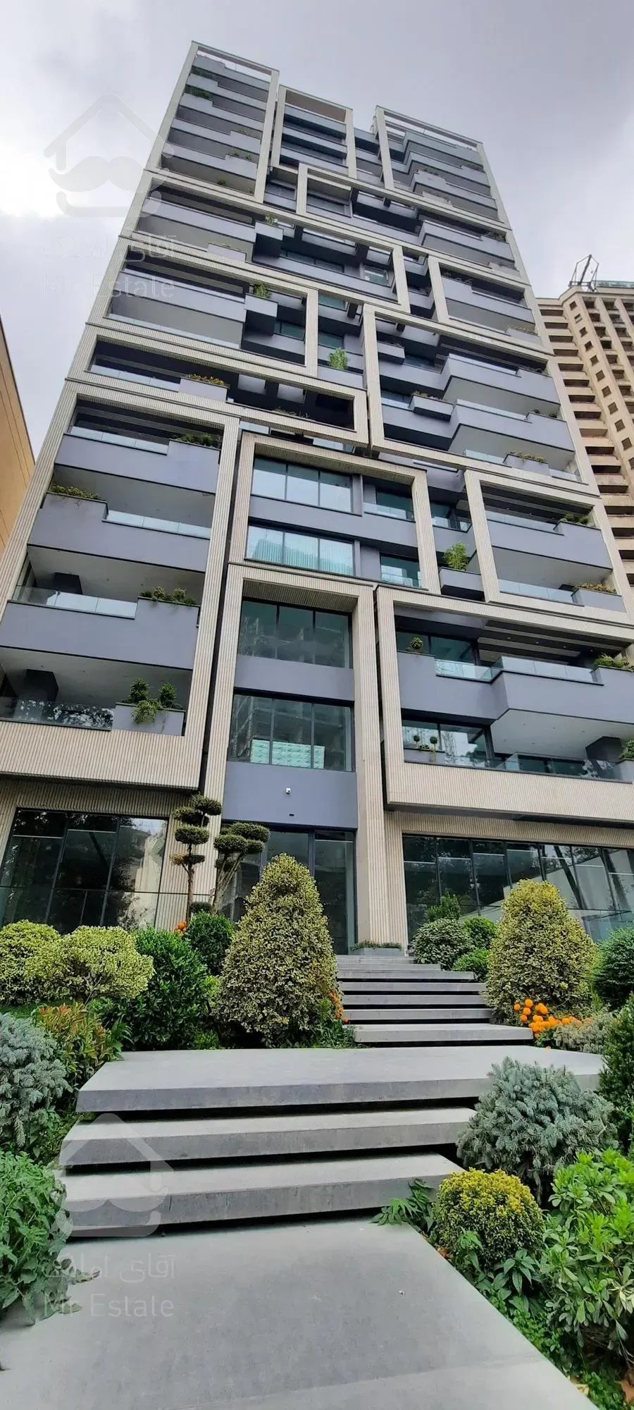 فروش آپارتمان ۳۱۵ متر در برج باغ کامرانیه