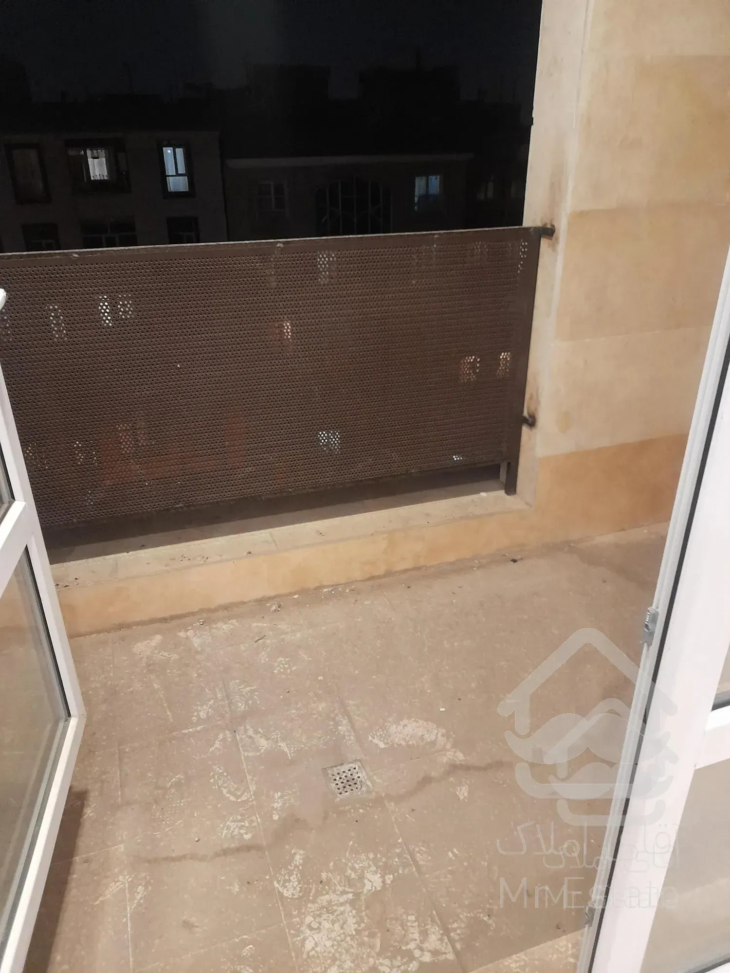 اپارتمان ۲۰۰ متر نوساز / ۲ پارکینگ سندی / تک واحدی / فرساد شرقی