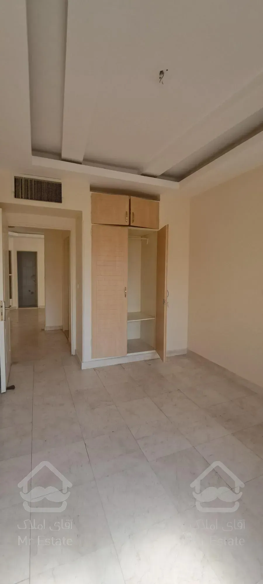 ۱۵۰ متری دو پارکینگ نزدیک مترو