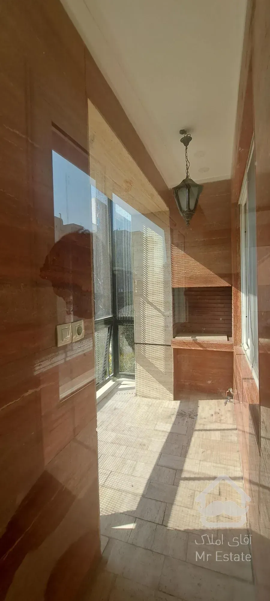 ۱۵۰ متری دو پارکینگ نزدیک مترو