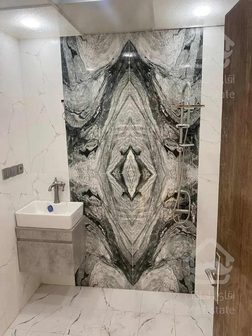 رهن ، اجاره آپارتمان ۱۸۵ متری ( شهرک راه‌آهن )