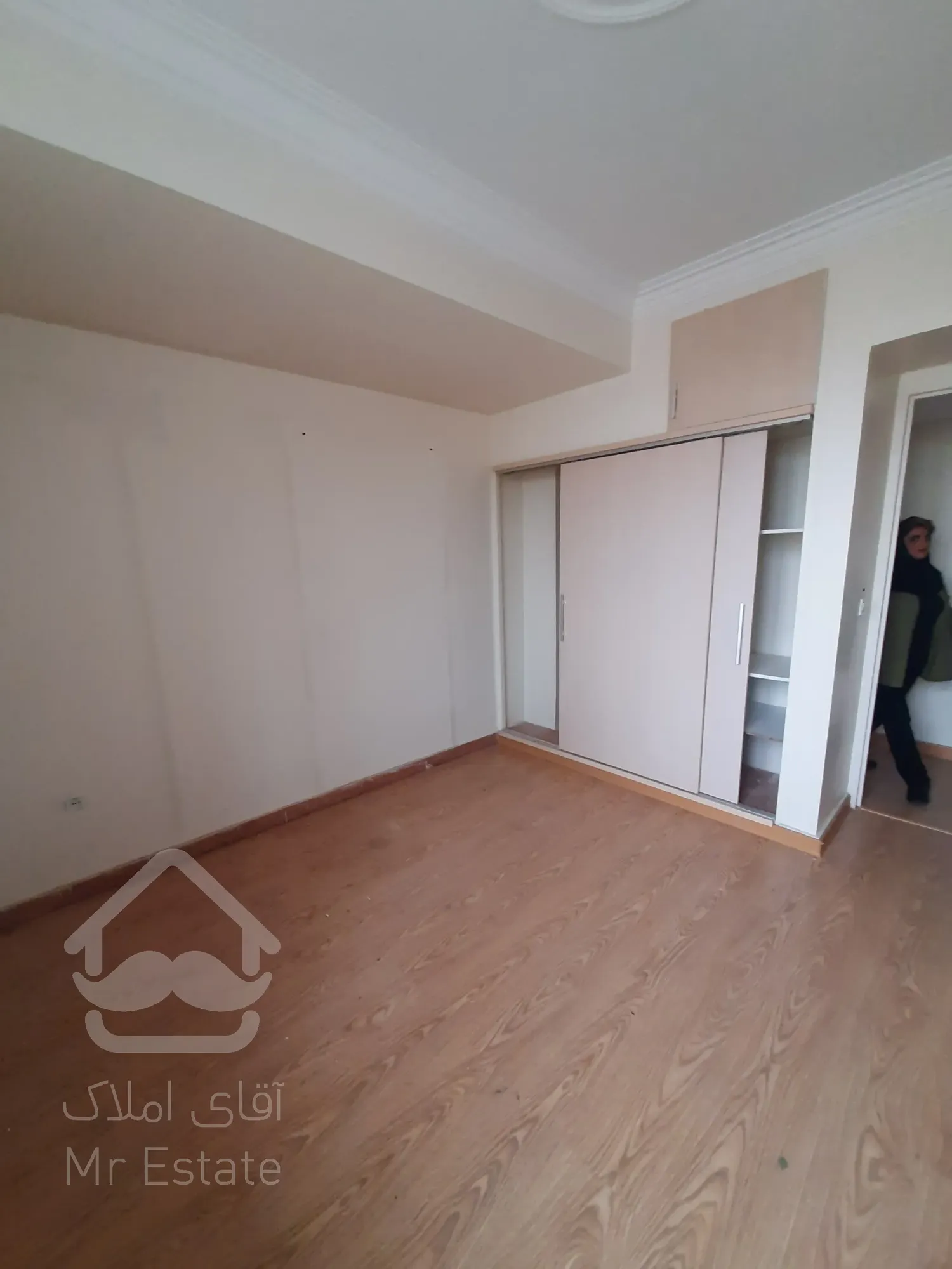 فروش آپارتمان ۸۰متر ۲خواب فول امکانات خطی رو به آفتاب