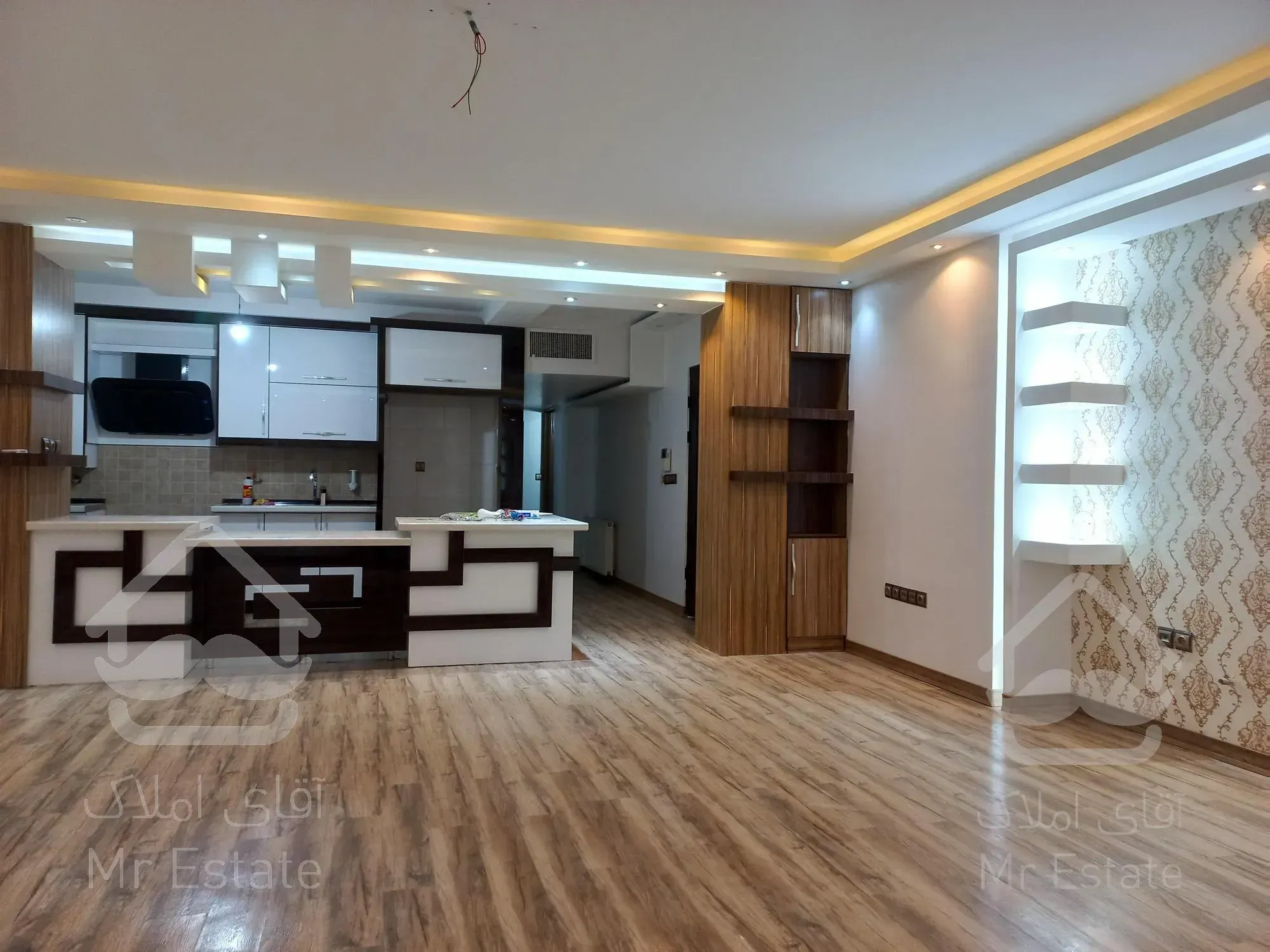 آپارتمان 118 متری سه طرف نور بازسازی کامل