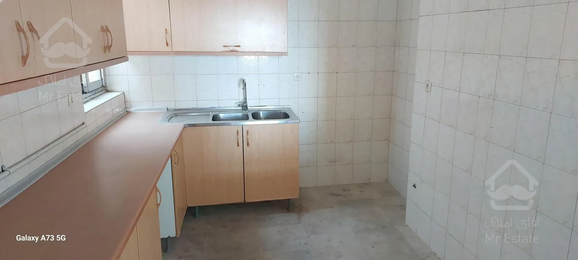 90 متر . غرق نور .