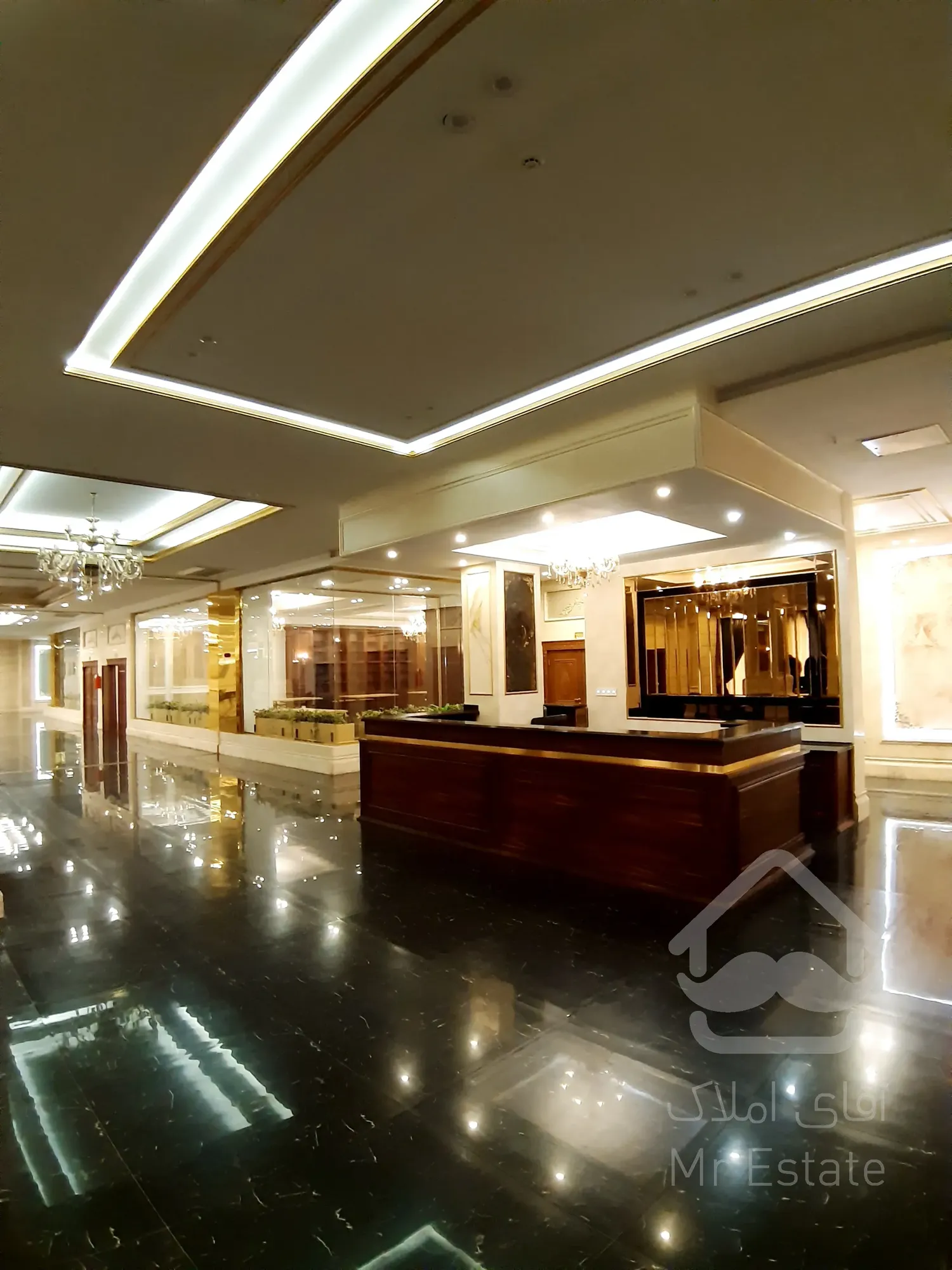 ۱۳۰ متر قابلیت سه خواب کاخ لوکس رونیکا