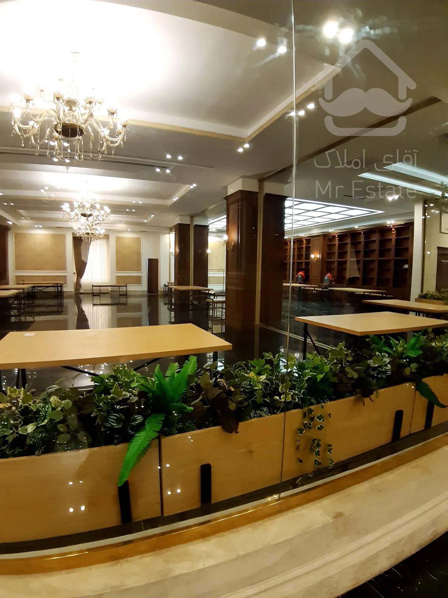 ۱۳۰ متر قابلیت سه خواب کاخ لوکس رونیکا