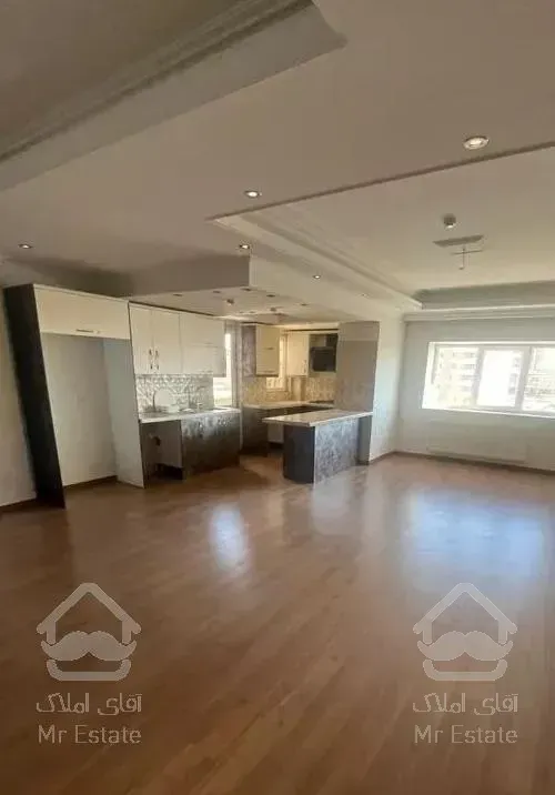 چیتگر فروش واحد۴۰متر با ویو دریاچه بهترین لوکیشن منطقه