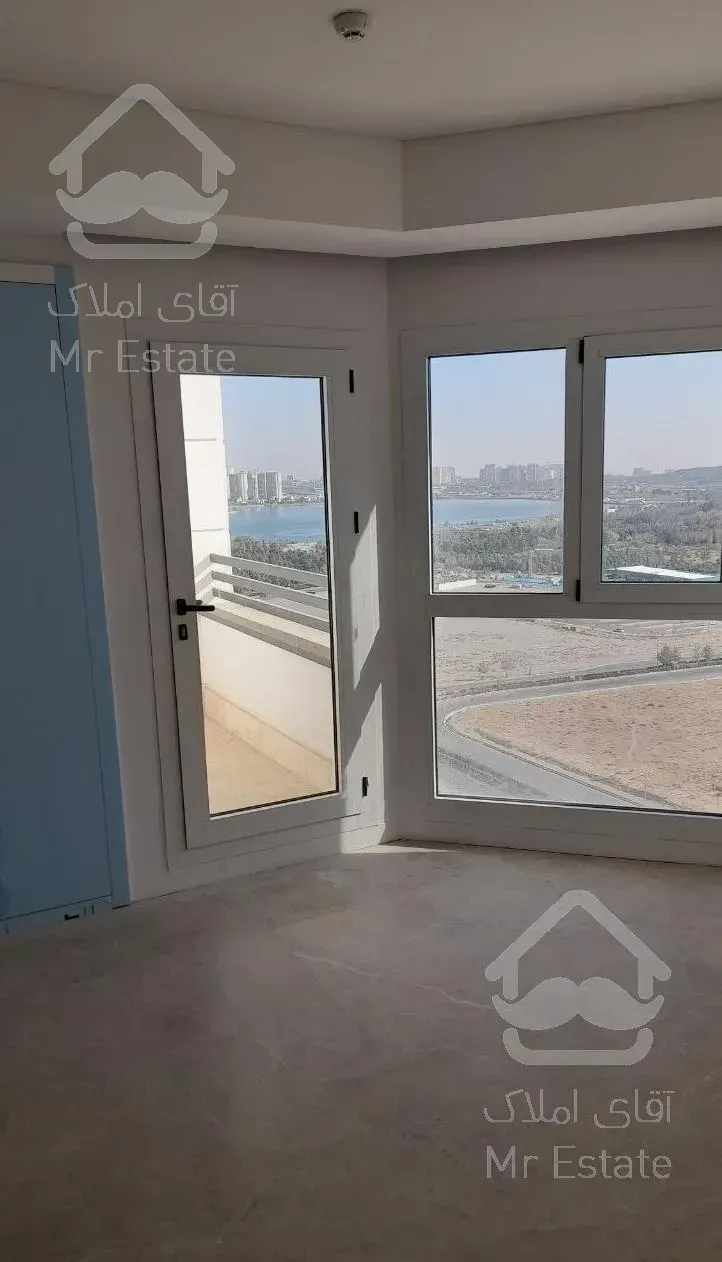 چیتگر فروش واحد۴۰متر با ویو دریاچه بهترین لوکیشن منطقه