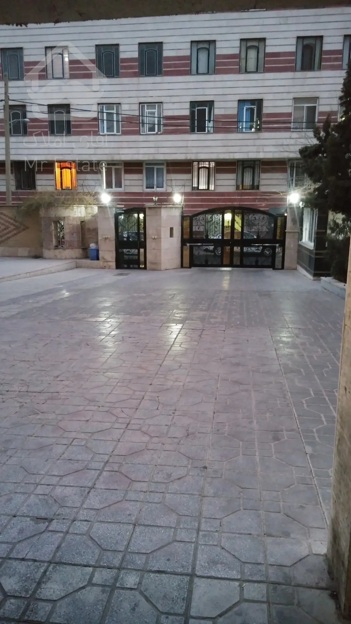 99 متری دارای 2 پاسیو 16 متری