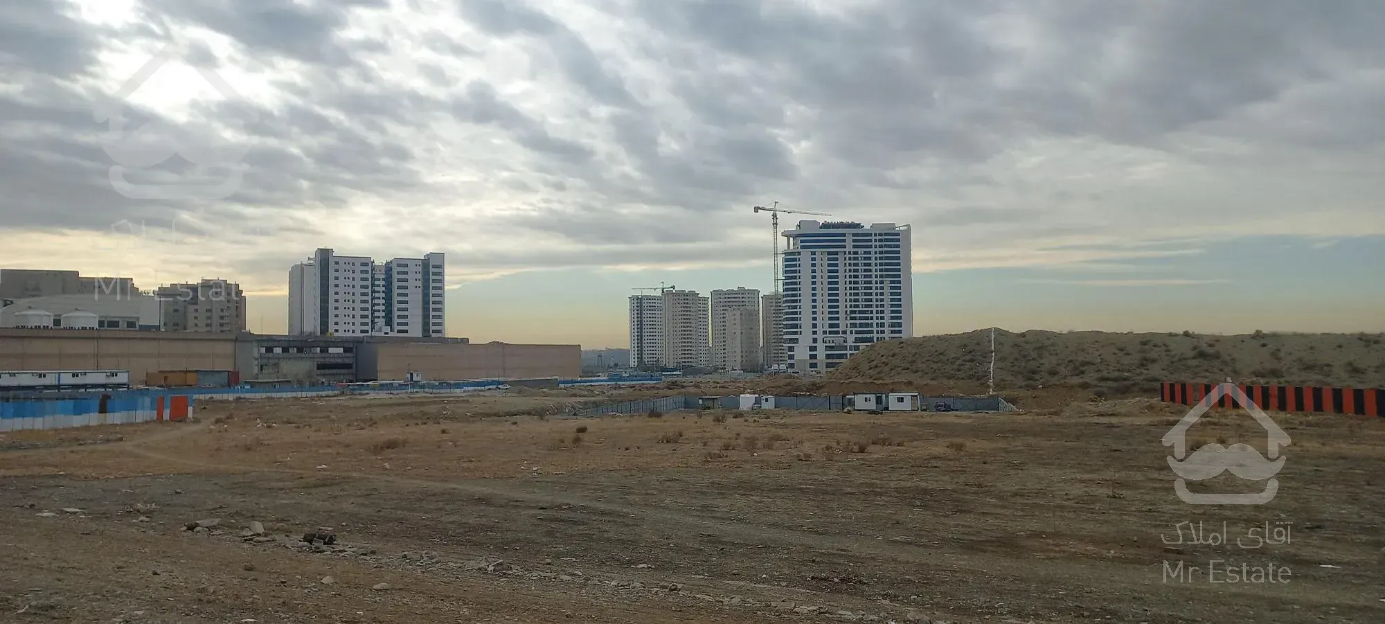 واحد های ۸۰ و ۱۲۰ متری برج هایپرلوکس دریاچه چیتگر