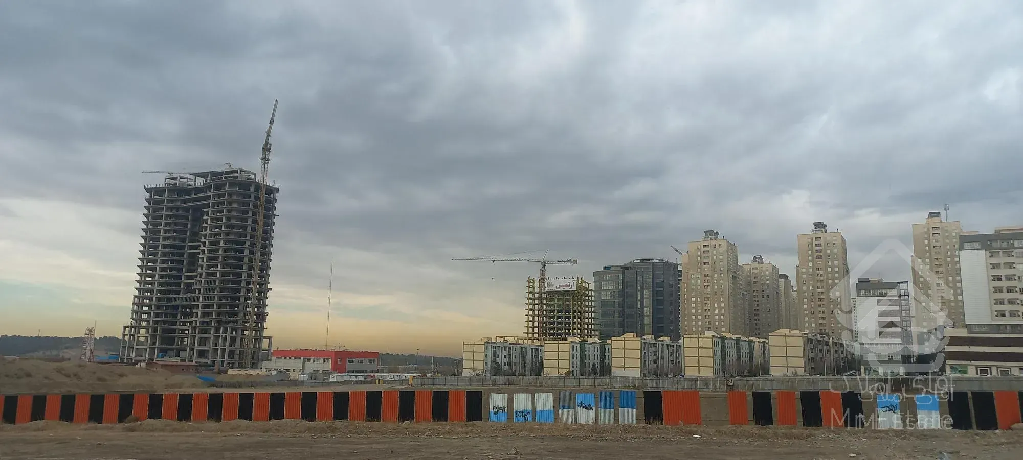 سرمایه گذاری در برج های هایپرلوکس دریاچه چیتگر