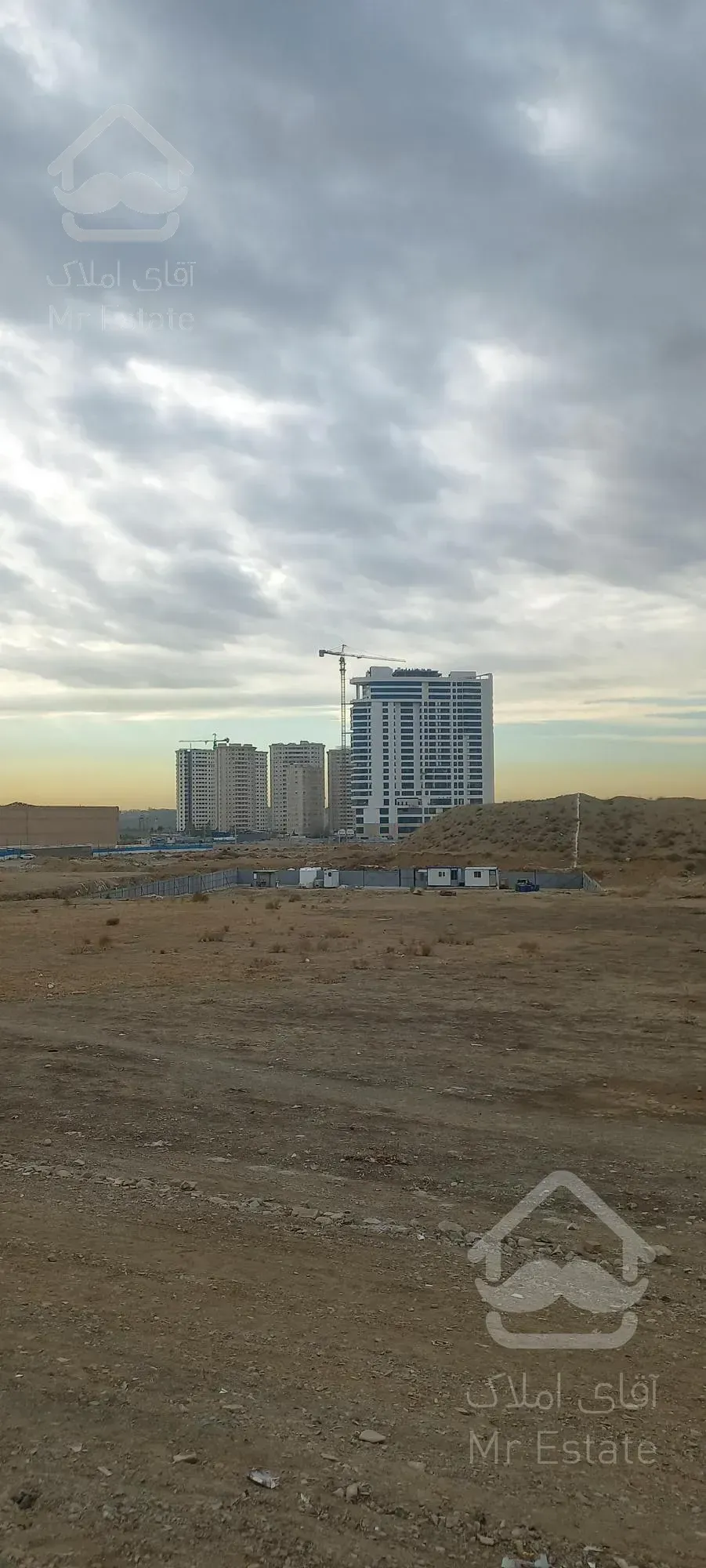 واحد های ۸۰ و ۱۲۰ متری برج هایپرلوکس دریاچه چیتگر