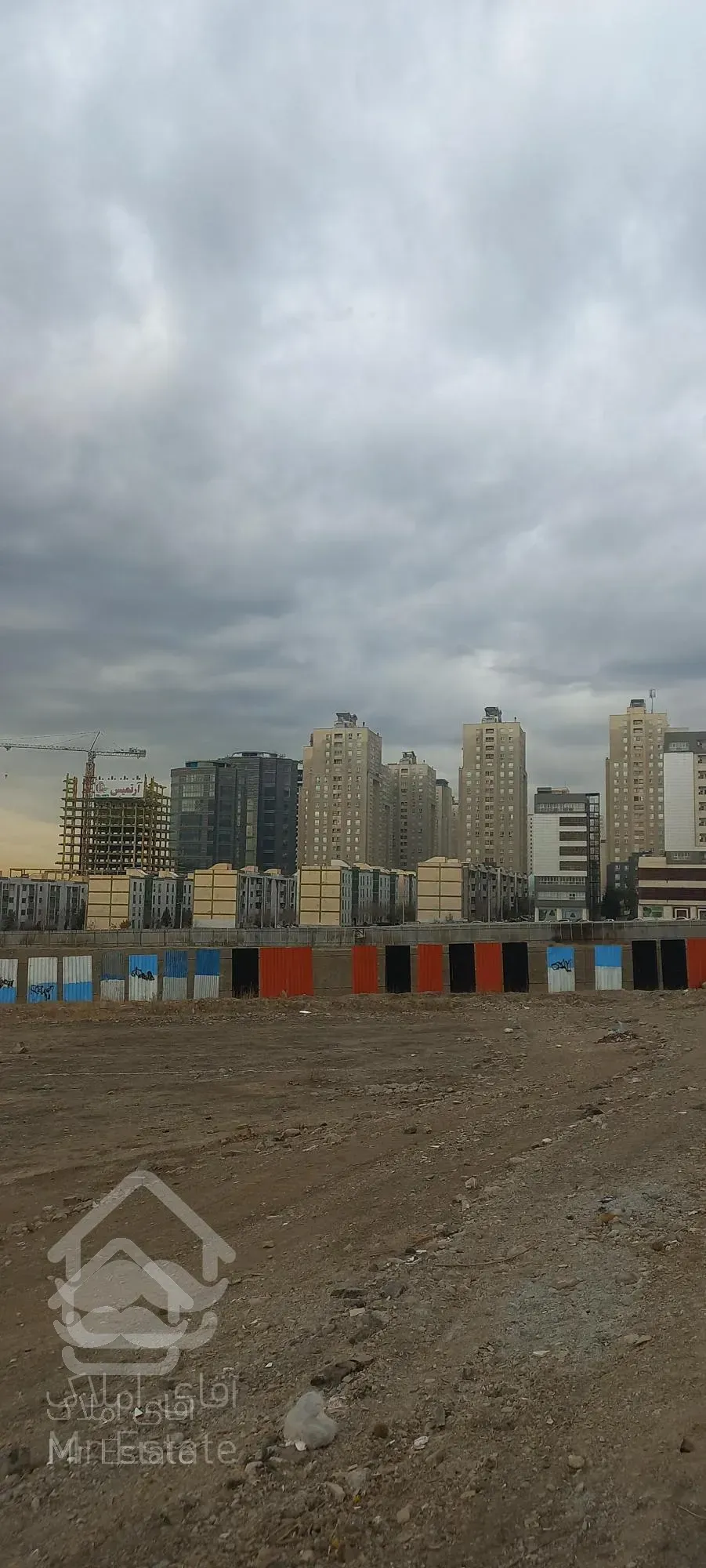 واحد های ۸۰ و ۱۲۰ متری برج هایپرلوکس دریاچه چیتگر