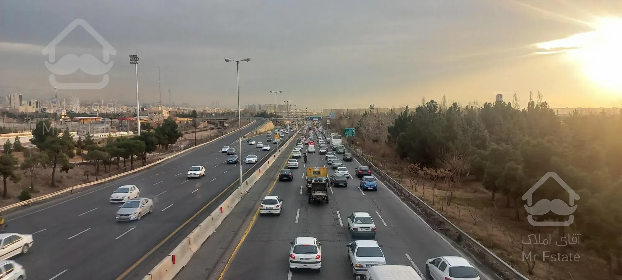 واحد ۸۰ و ۱۲۰ برج هایپرلوکس دریاچه چیتگر