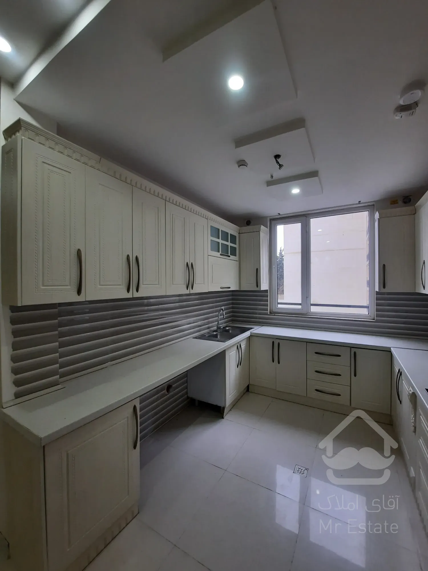 آپارتمان ۷۵ متری نوساز پونک المهدی