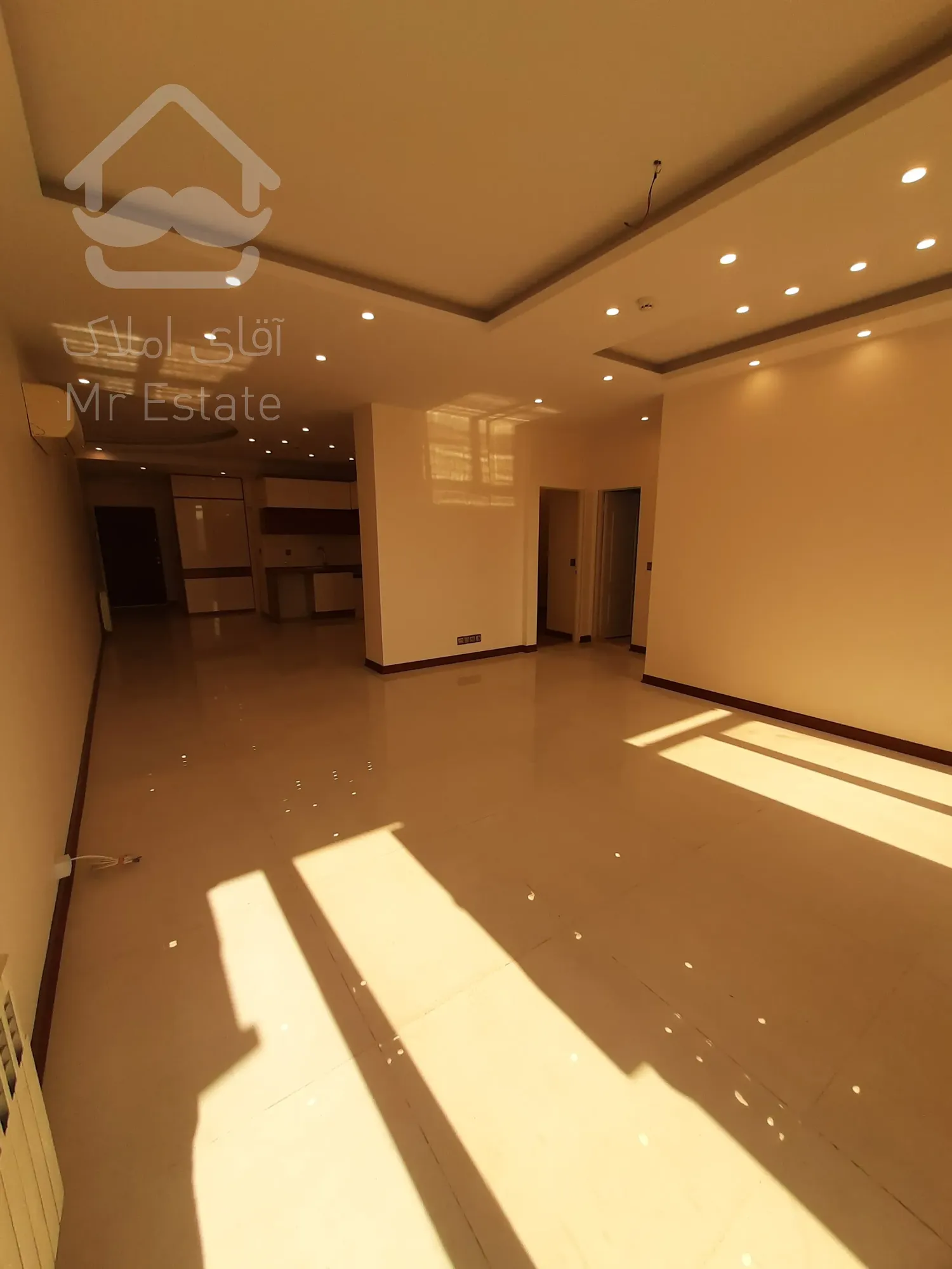 فروش آپارتمان ۶۸متر ۲خواب تراورتن رو به آفتاب