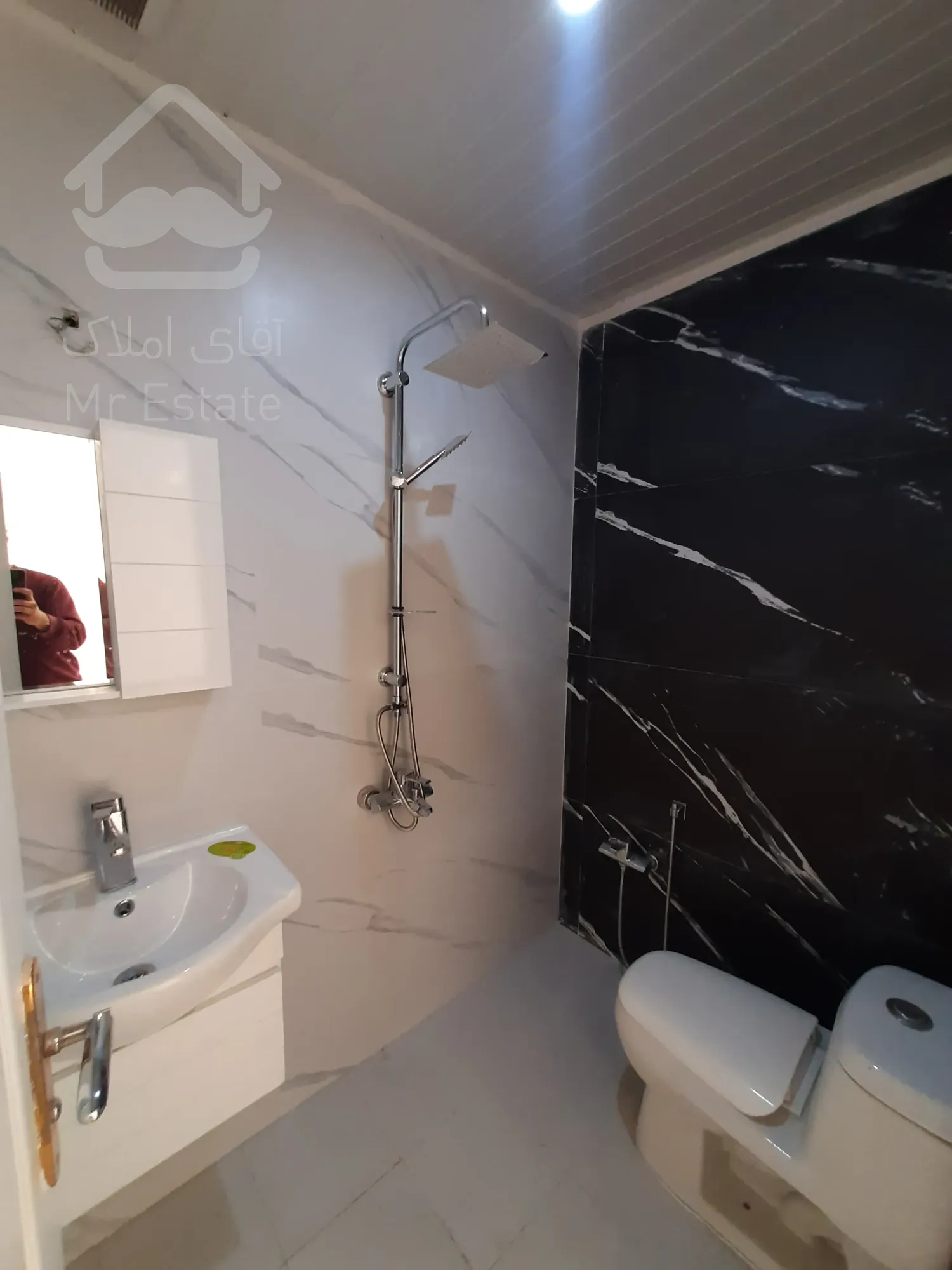 فروش آپارتمان ۶۸متر ۲خواب تراورتن رو به آفتاب