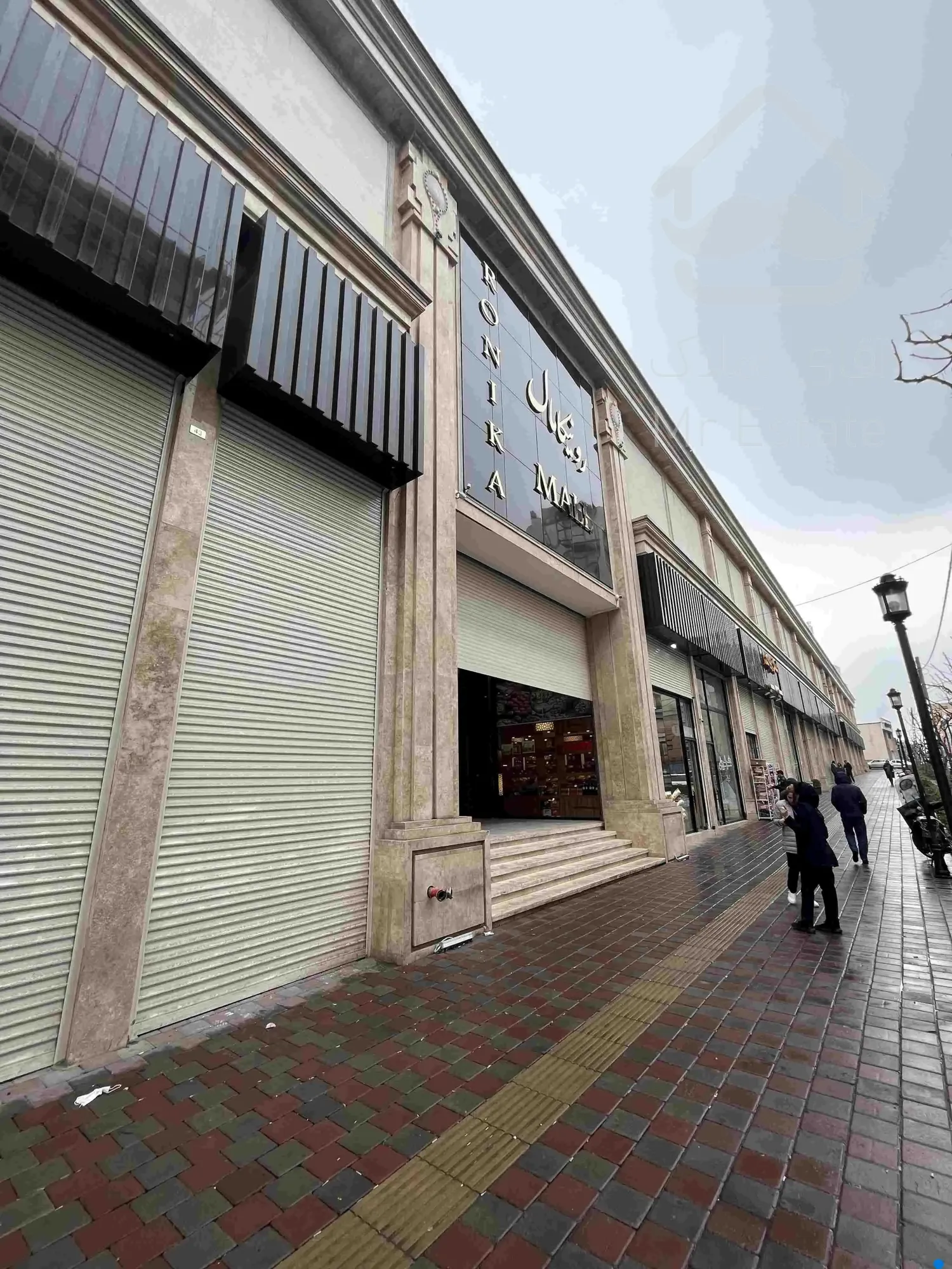 رهن و اجاره واحد تجاری 36 متری جنب ایستگاه مترو در منطقه هروی