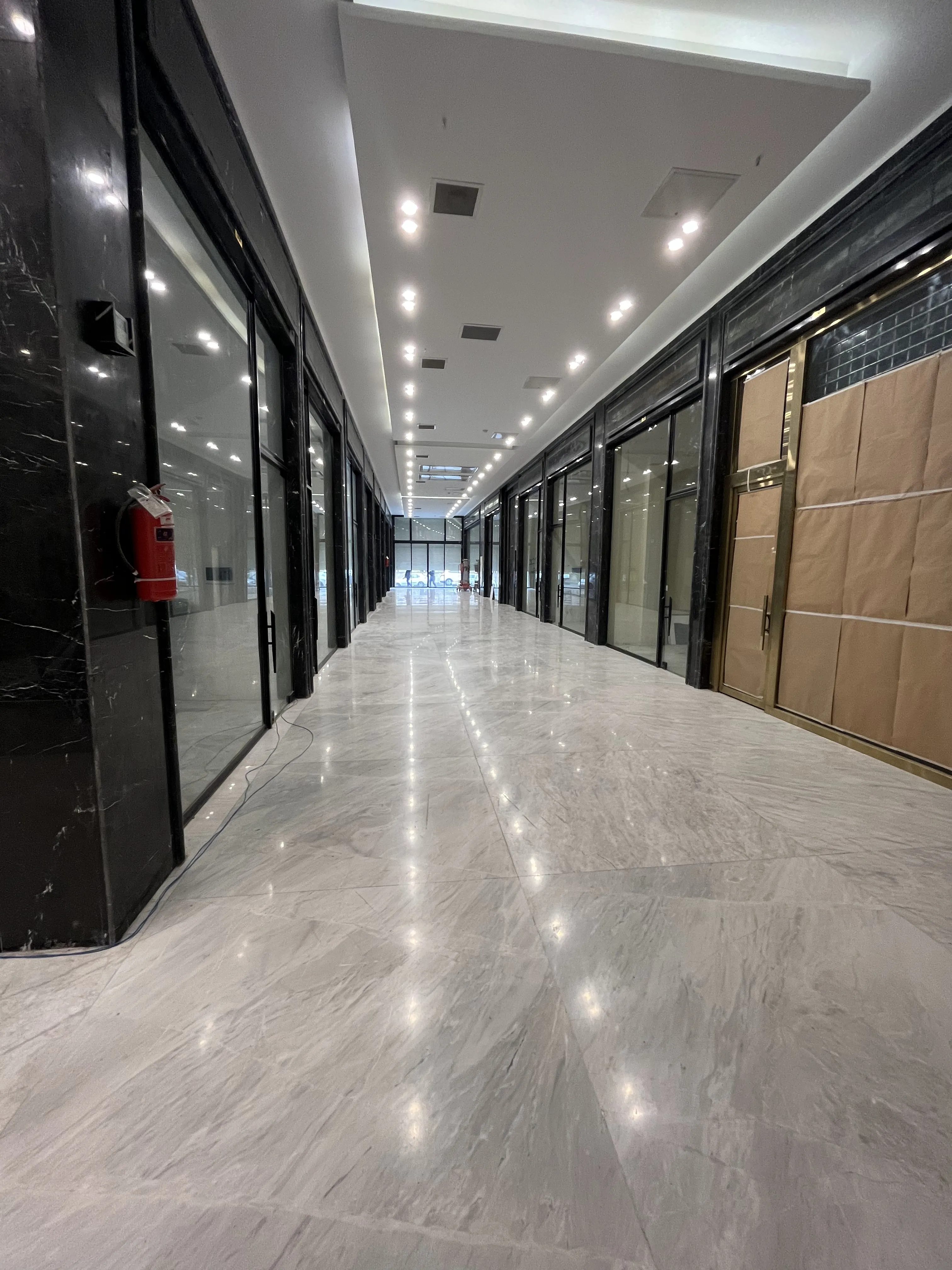 اجاره واحدهای تجاری مدرن با پاخور عالی و3 ماه اجاره رایگان/هروی