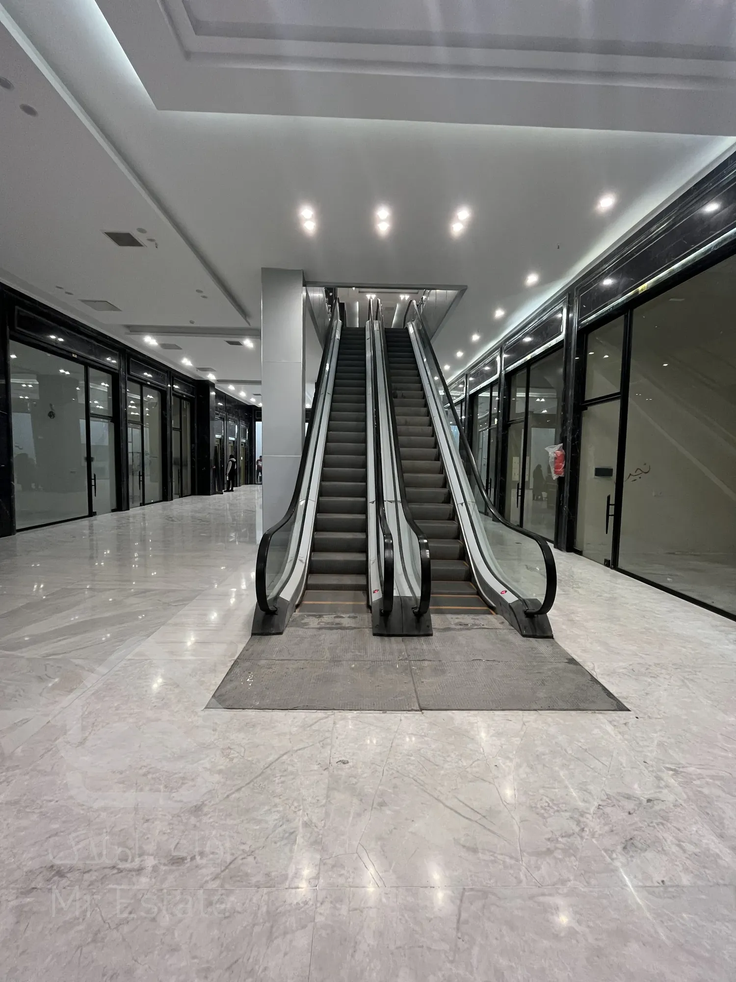 اجاره باب مغازه 36 متر رونیکامال در هروی