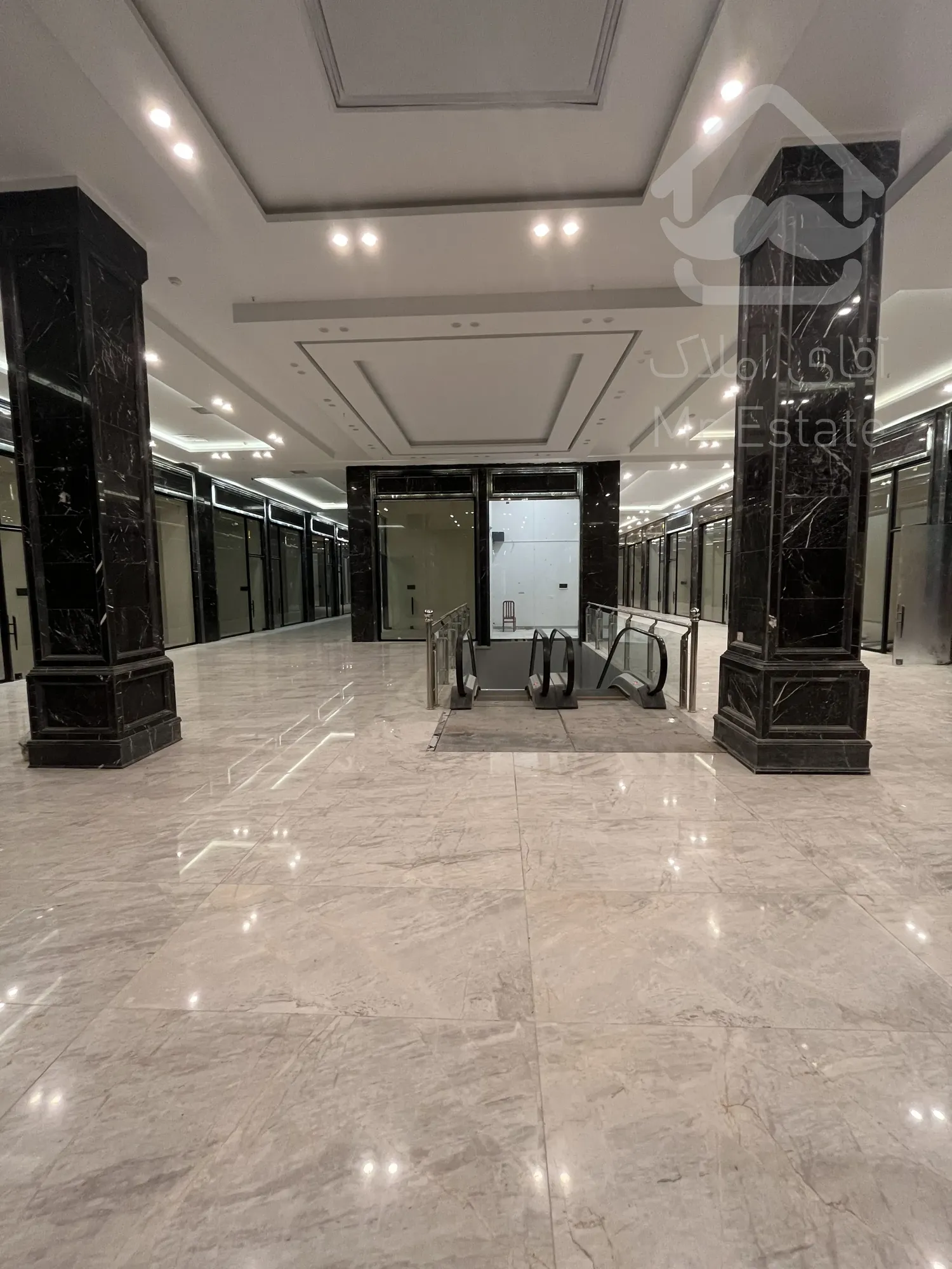 پیش خرید واحد تجاری 18 متر در رونیکا پالاس پونک با امکانات مفرح