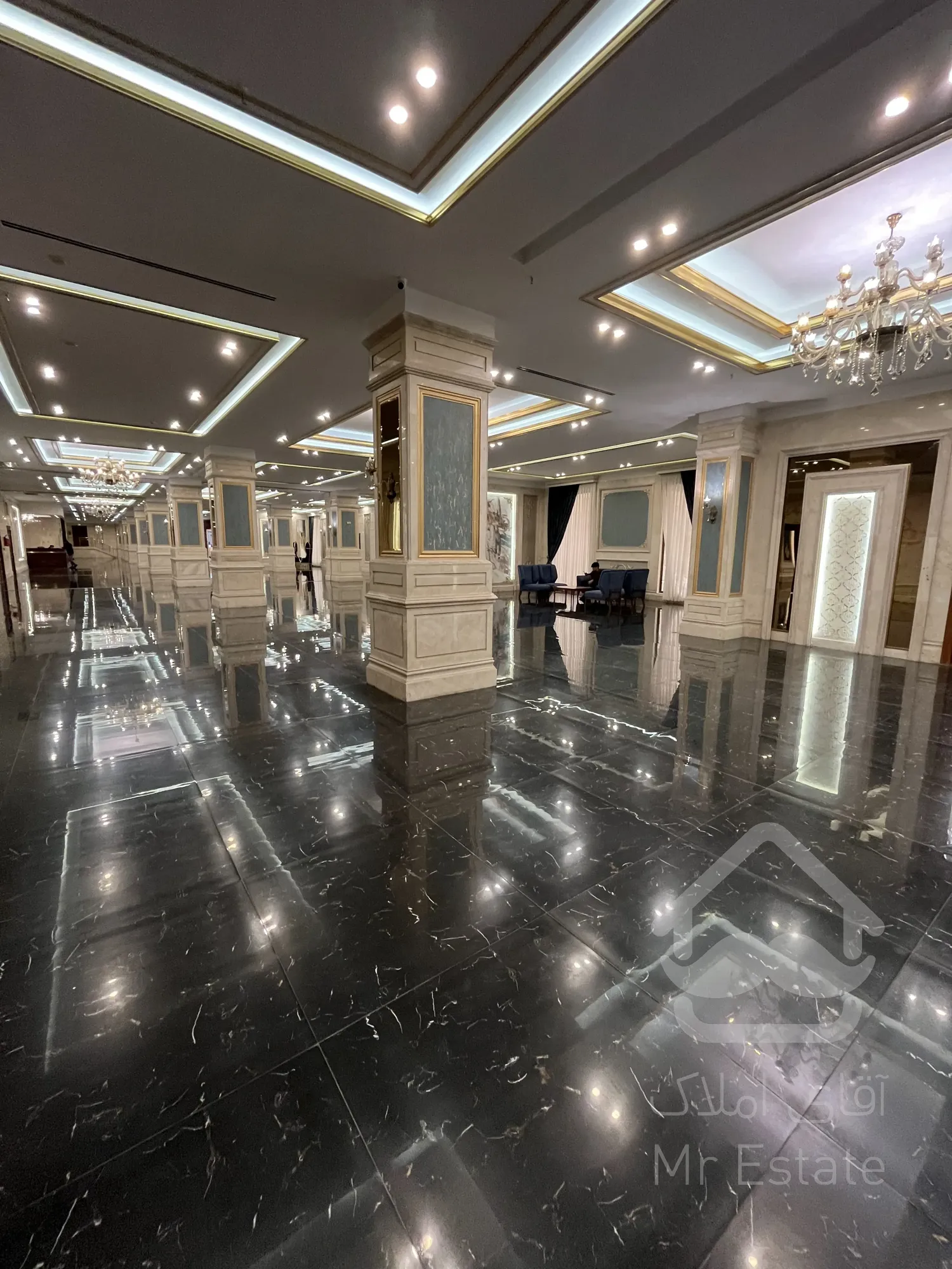 فروش واحد 115 متر رونیکاپالاس کوهک در منطقه22