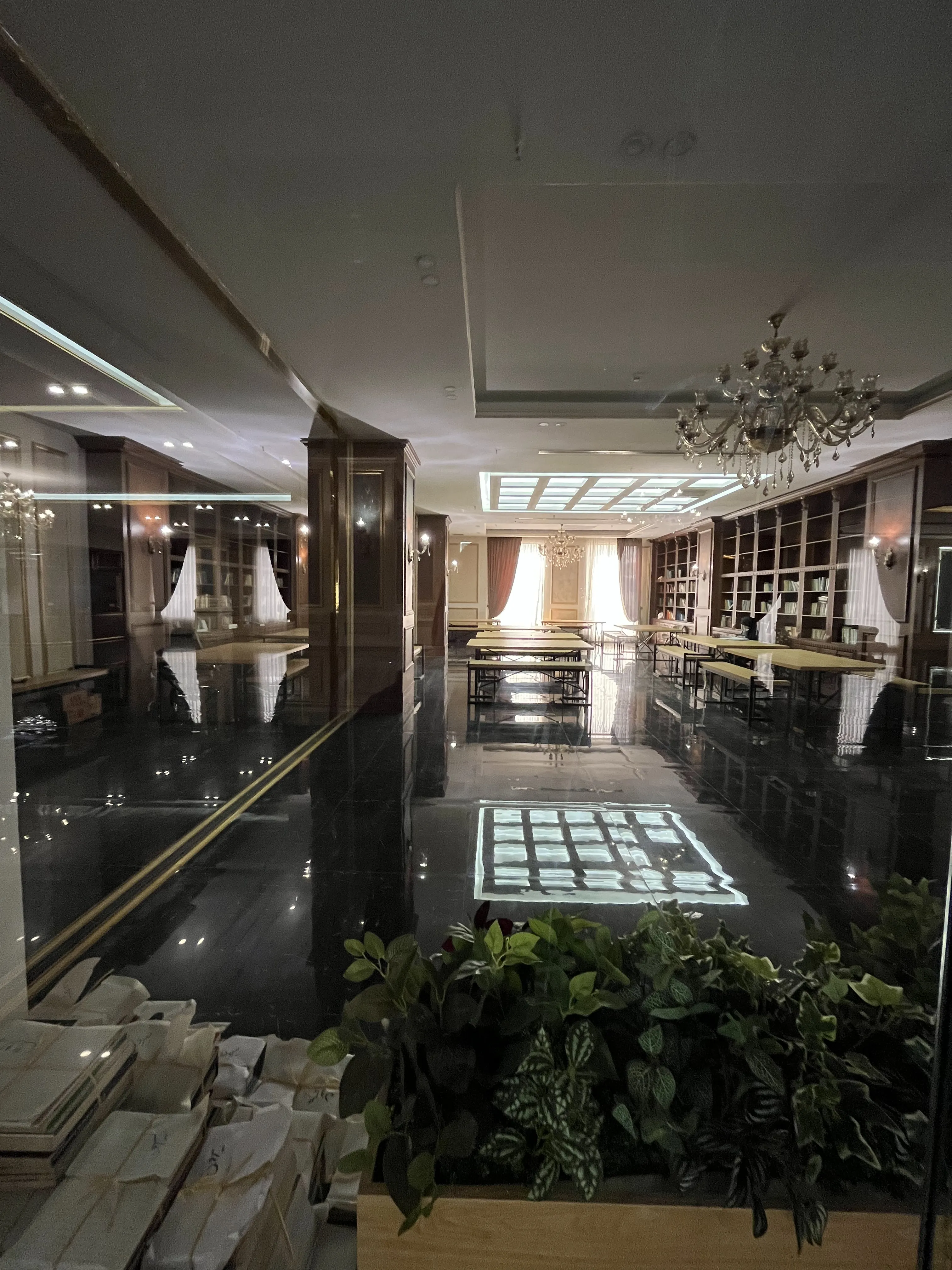 رونیکا پالاس دردشت با امکانات یک شهر مدرن