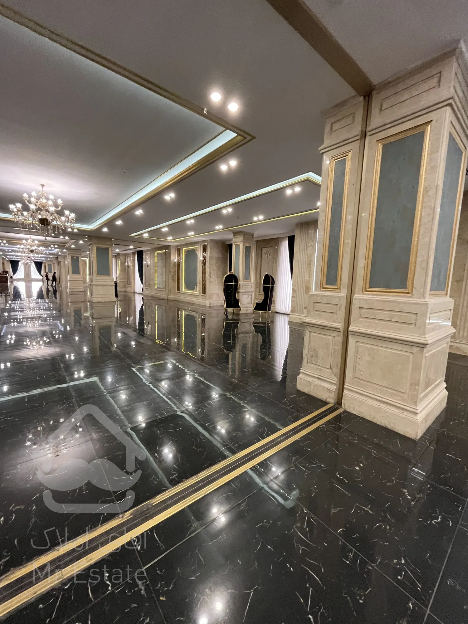 فروش واحد نوساز در برج رونیکاپالاس کوهک / 109 متر 2 خواب