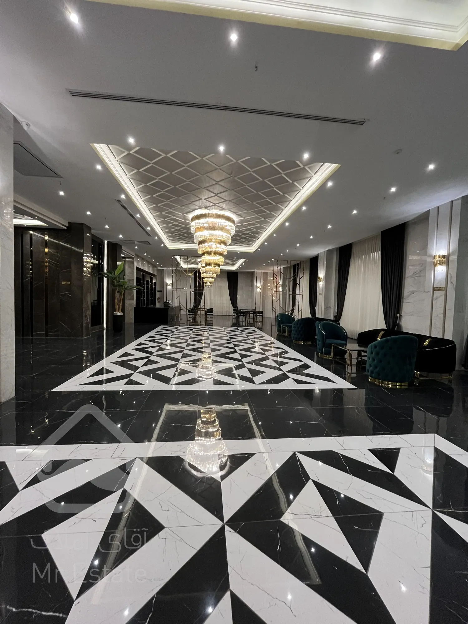 فروش واحد 108 متر رونیکاپالاس در بلوار ارتش