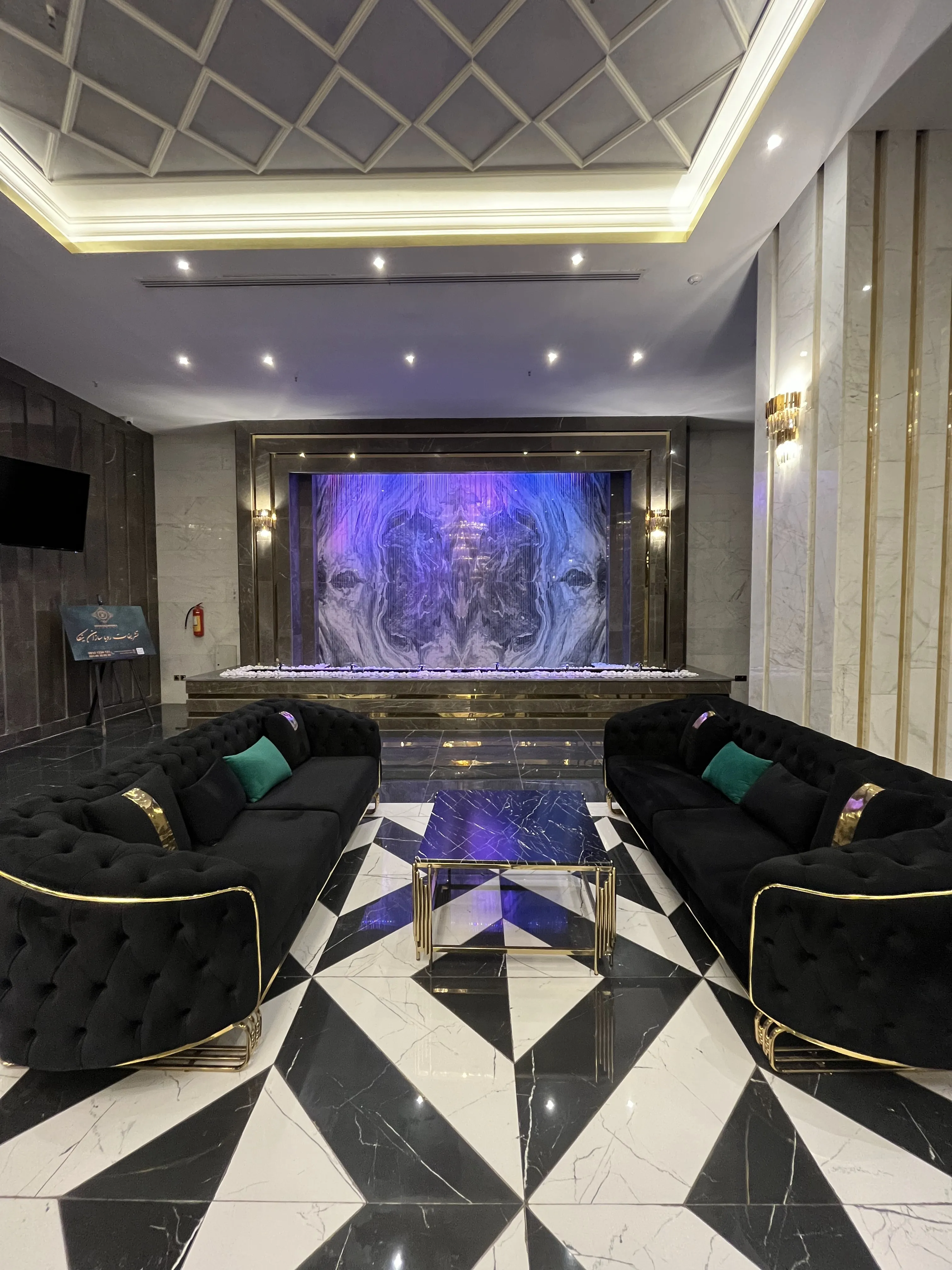 فروش واحد 116 متر رونیکاپالاس در بلوار ارتش