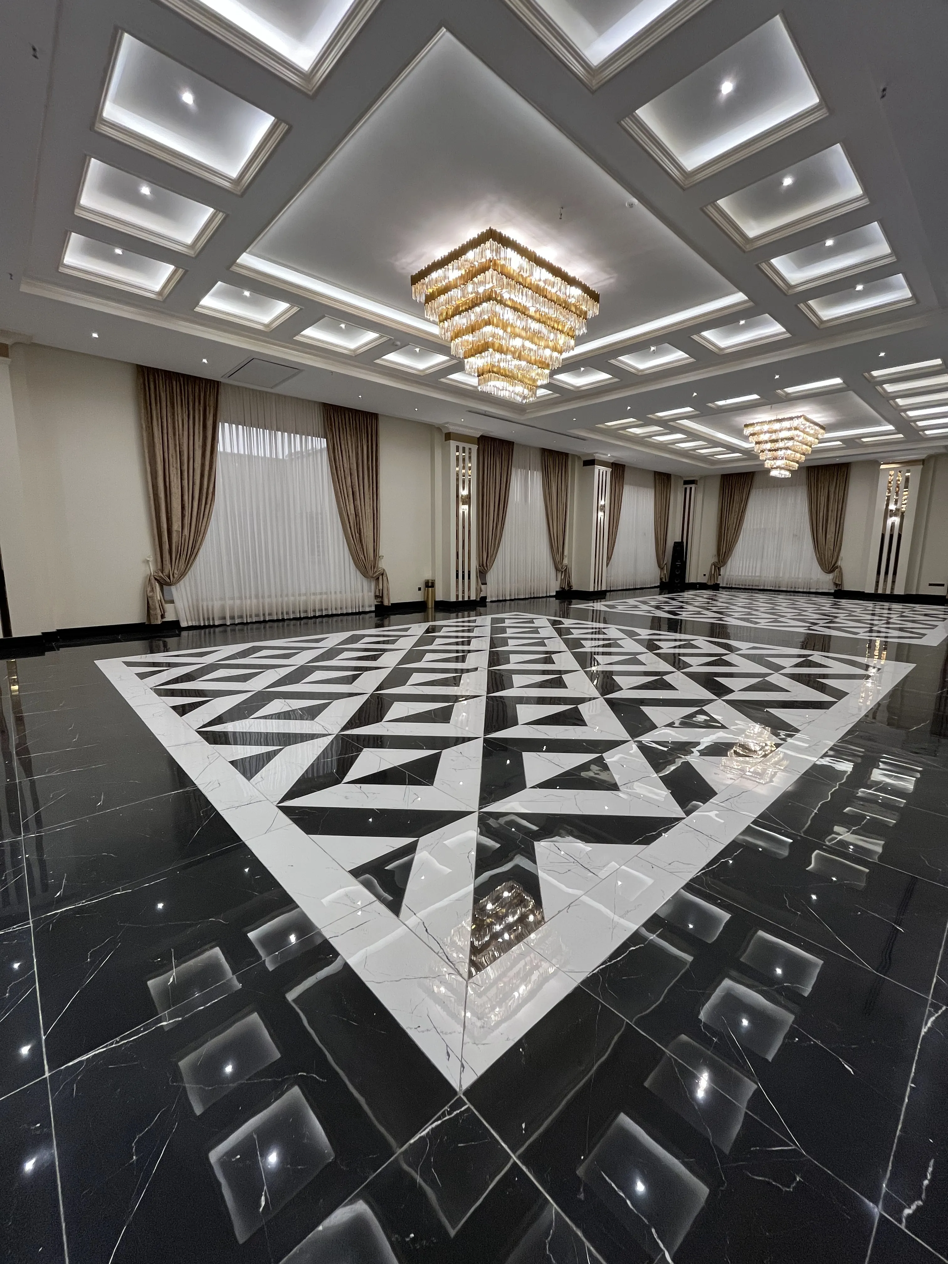 فروش واحد 111 متر رونیکاپالاس در بلوار ارتش