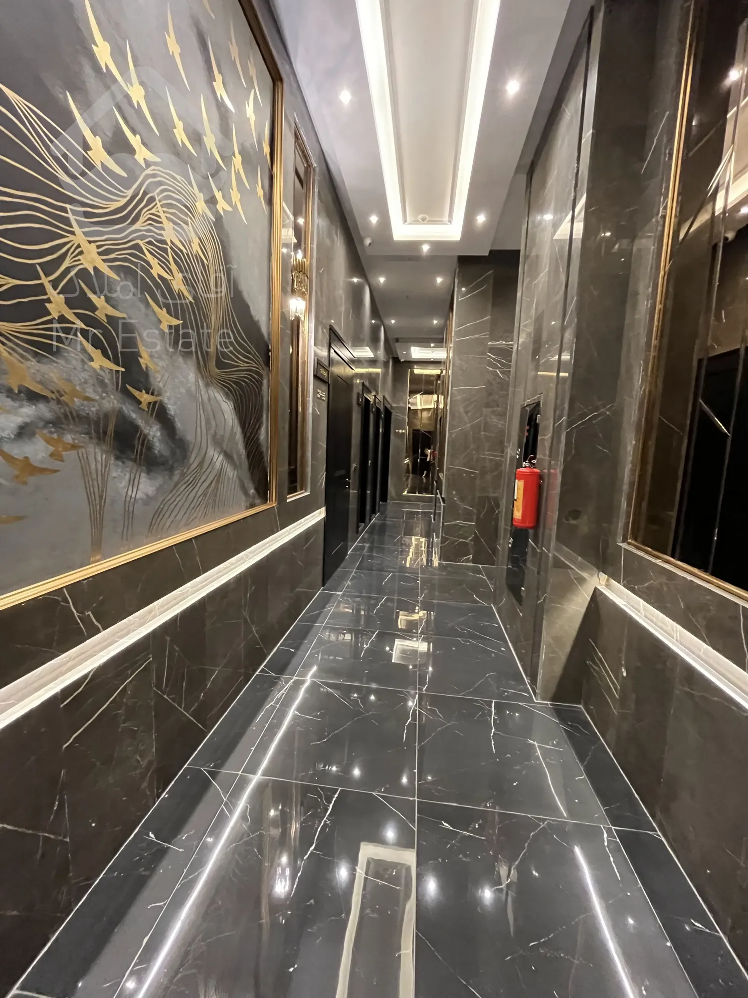 فروش واحد 114 متر لاکچری رونیکاپالاس در بلوار ارتش